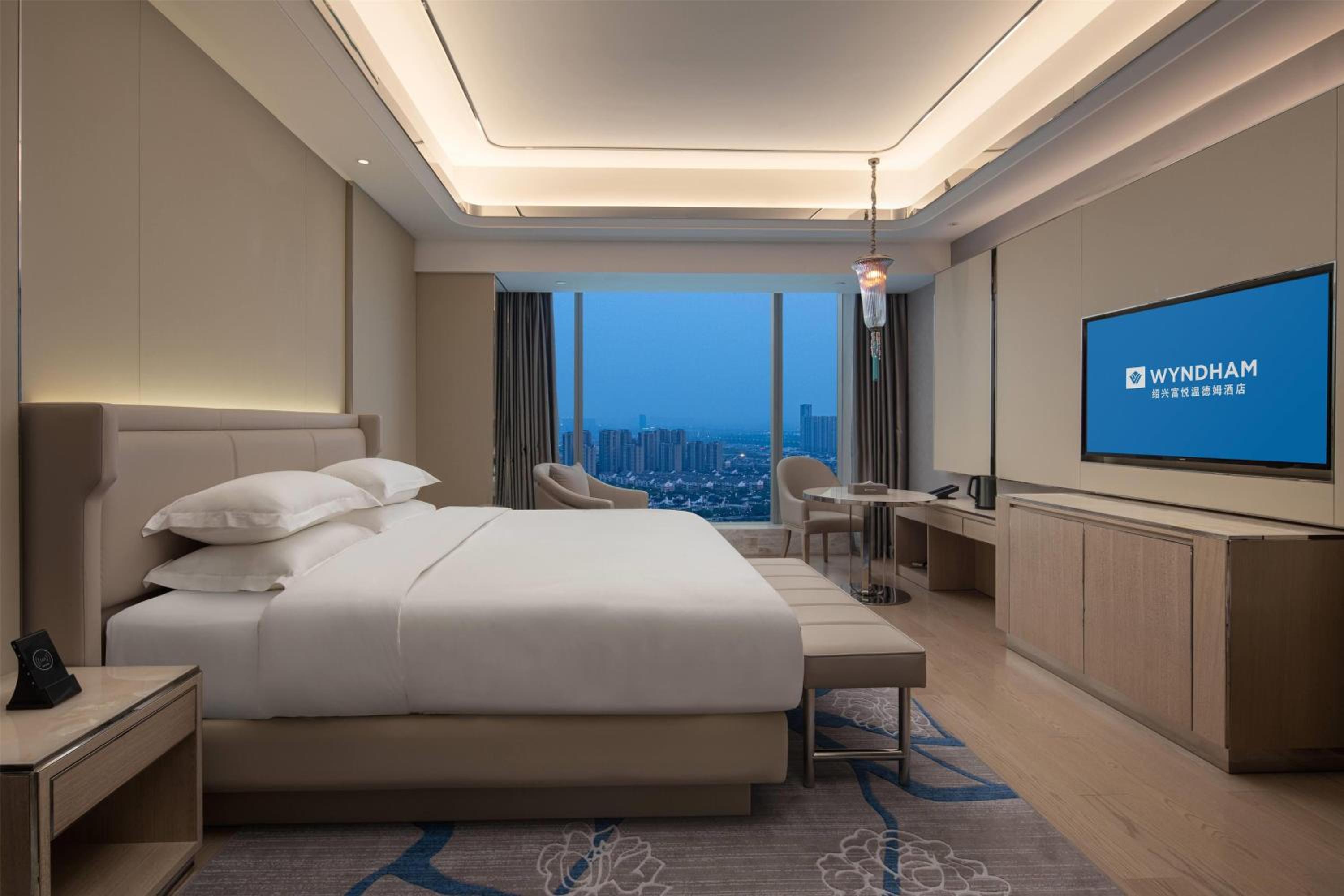 Executive King Room with City View