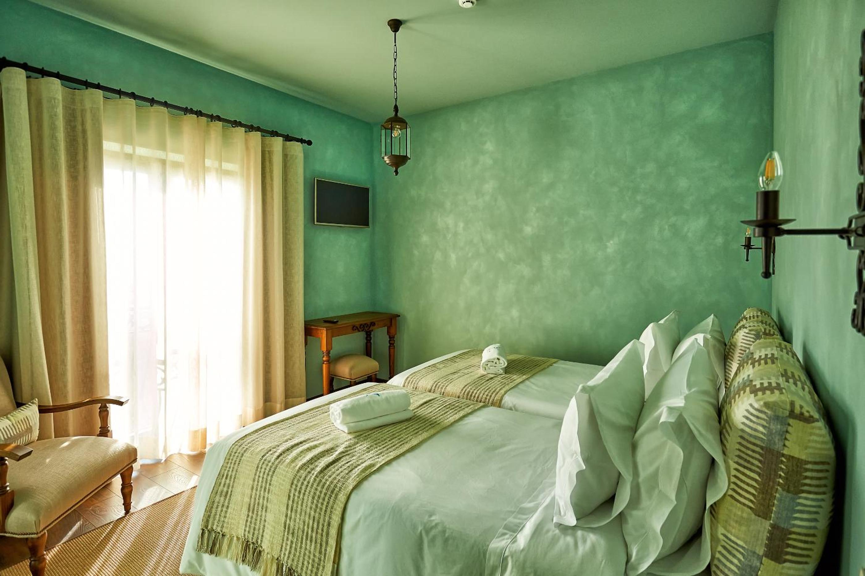 Twin Room with Sea View photo 3