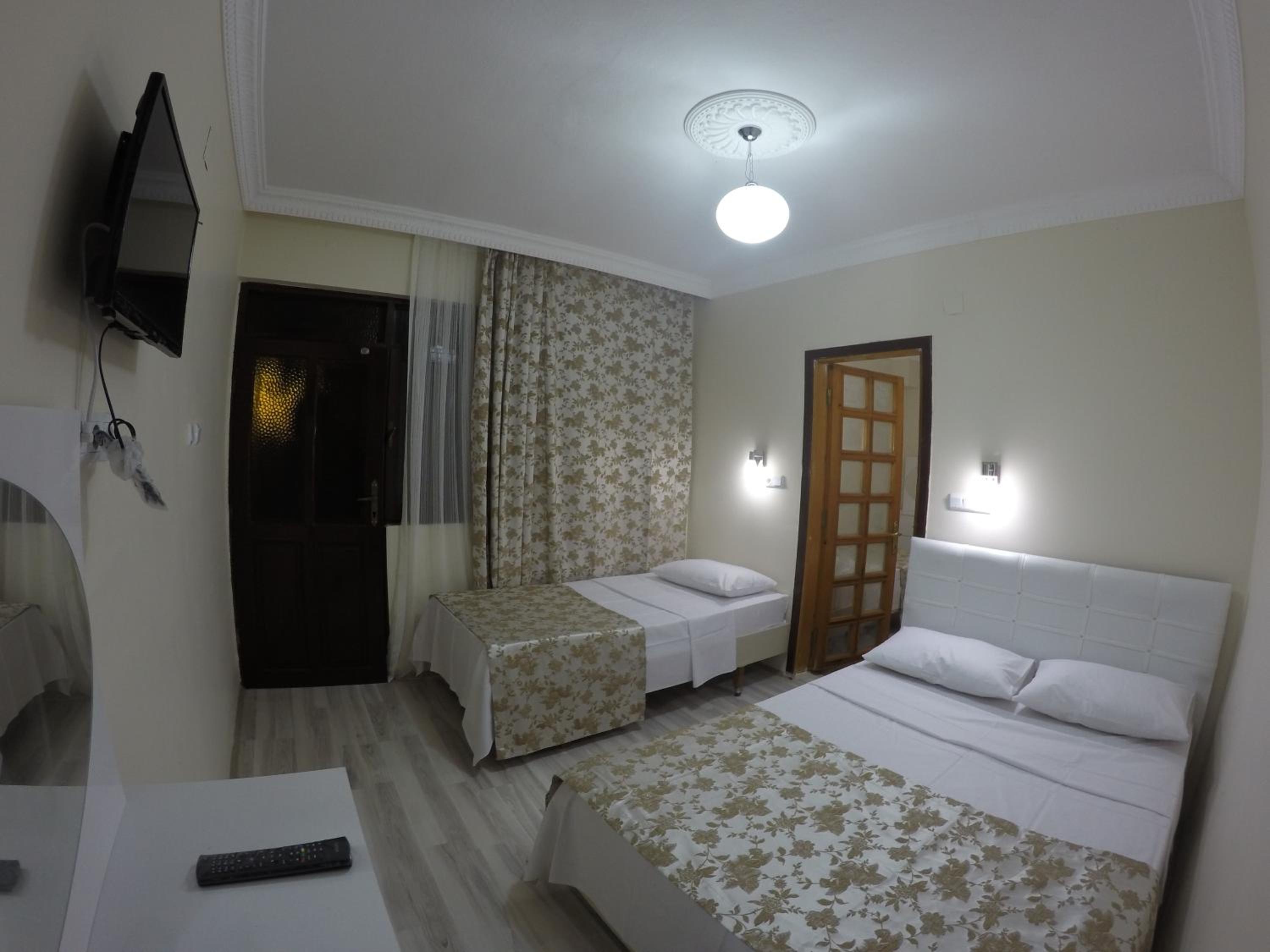 Economy Double Room photo 2