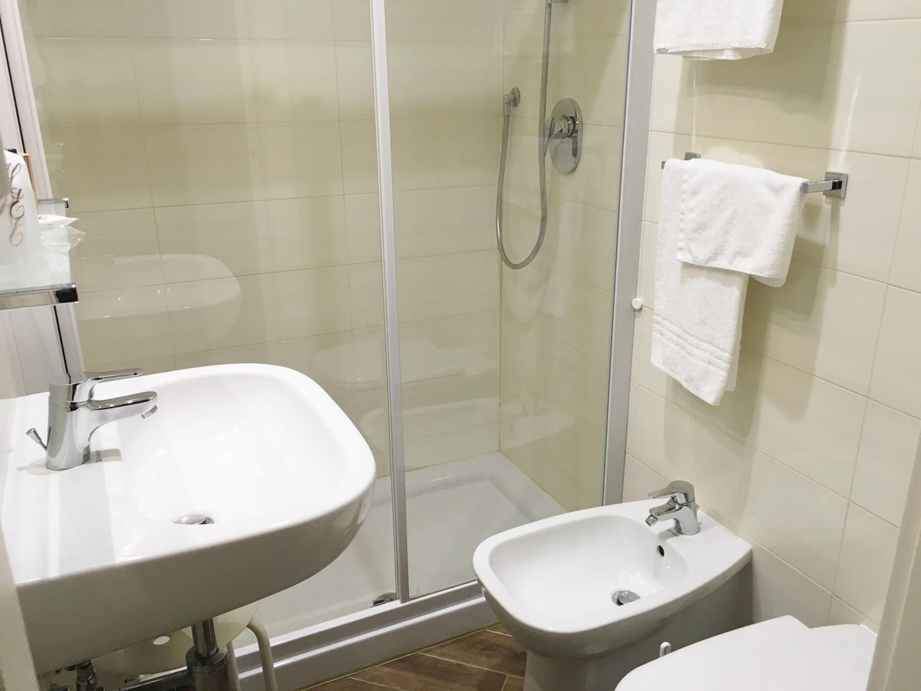 Single Room photo 2