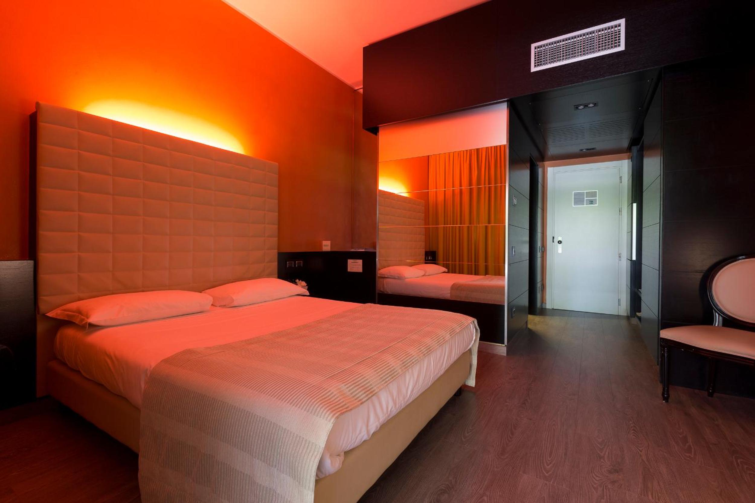 Double Room with Private Parking - Ground Floor - Photo 2