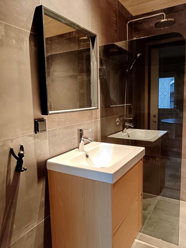 One-Bedroom House photo 2