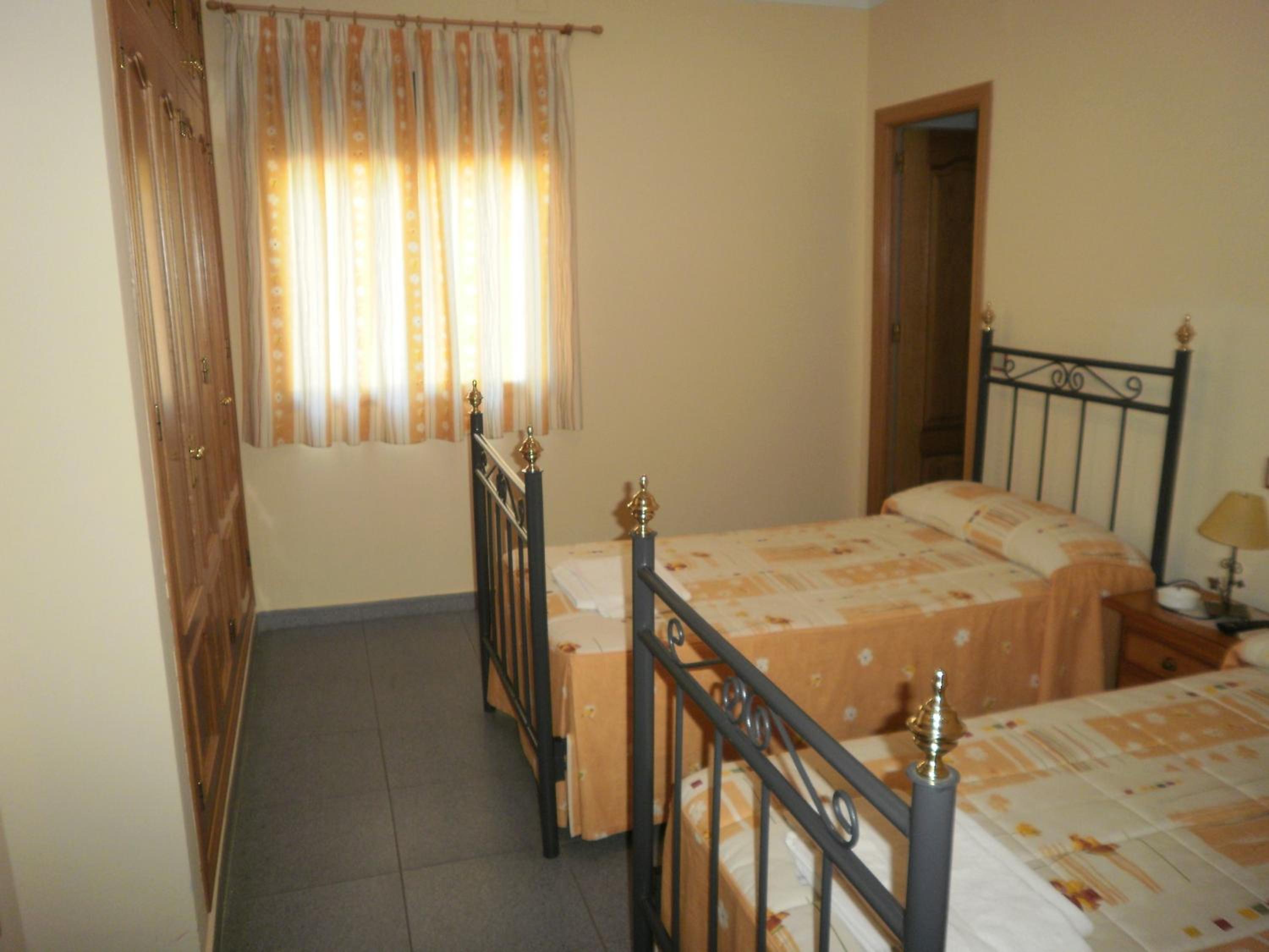 Standard Twin Room photo 3