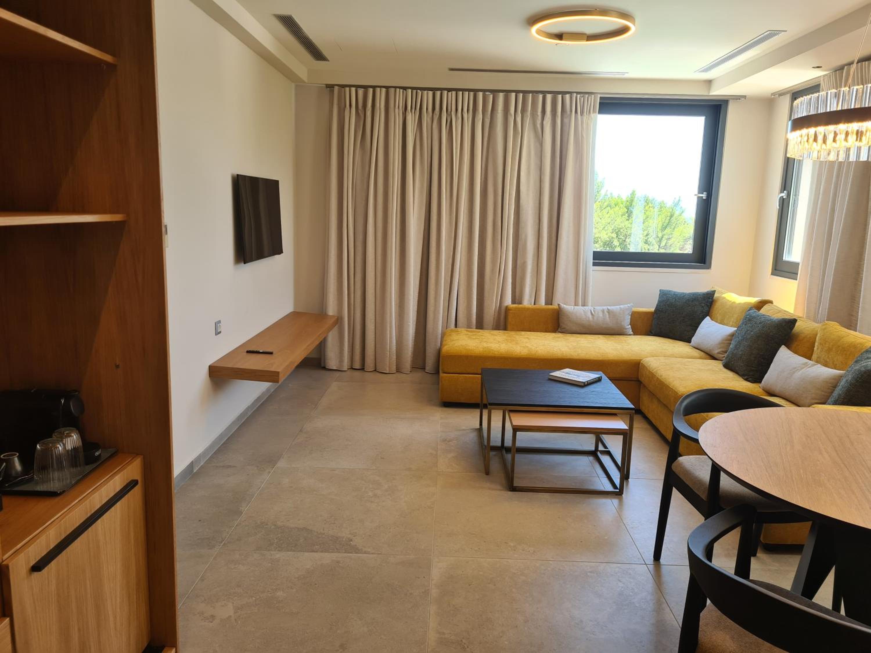 Galaxy Suite with Outdoor Hot Tub and Pool View photo 3