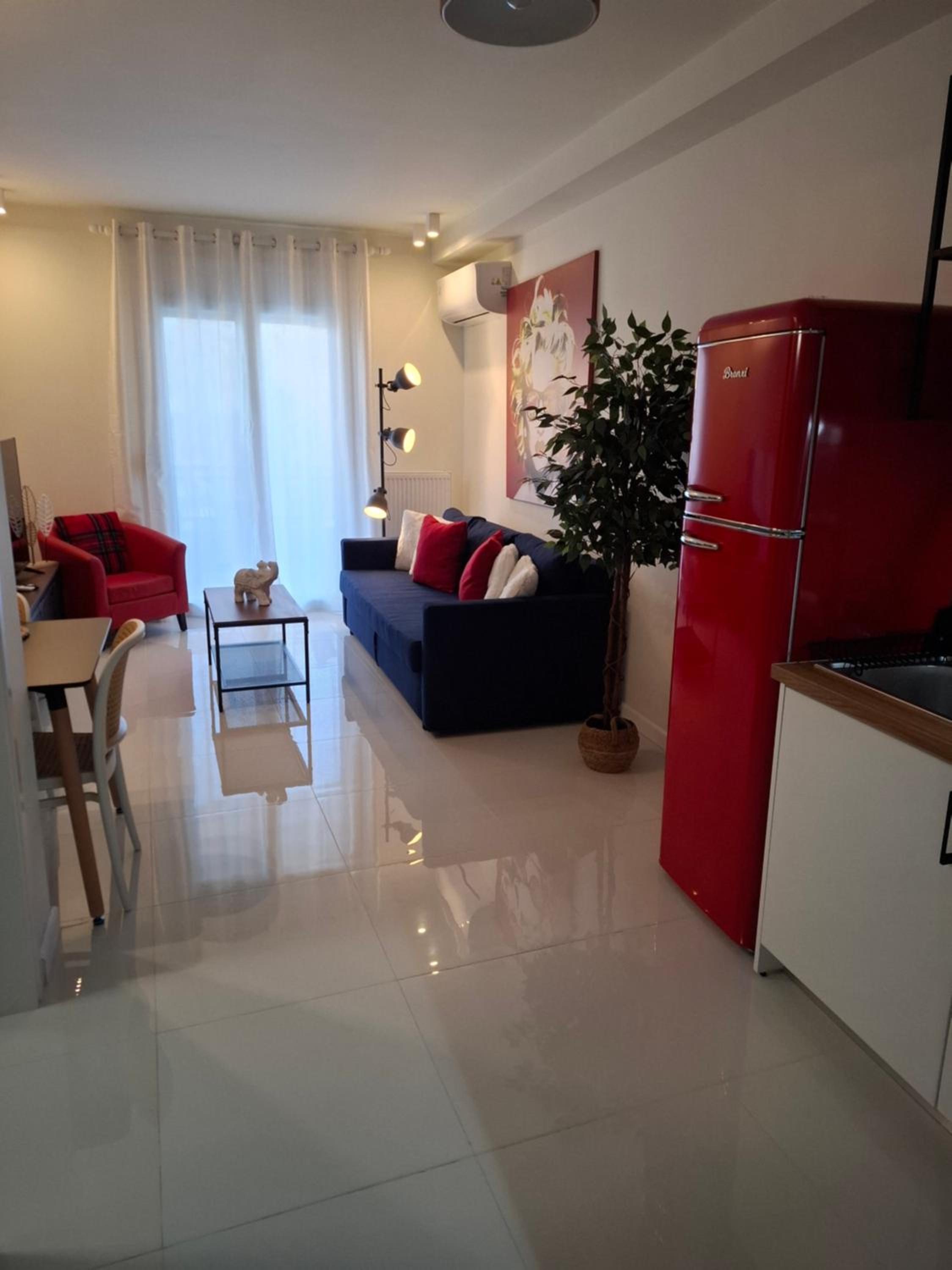 Deluxe One-Bedroom Apartment with City View photo 1