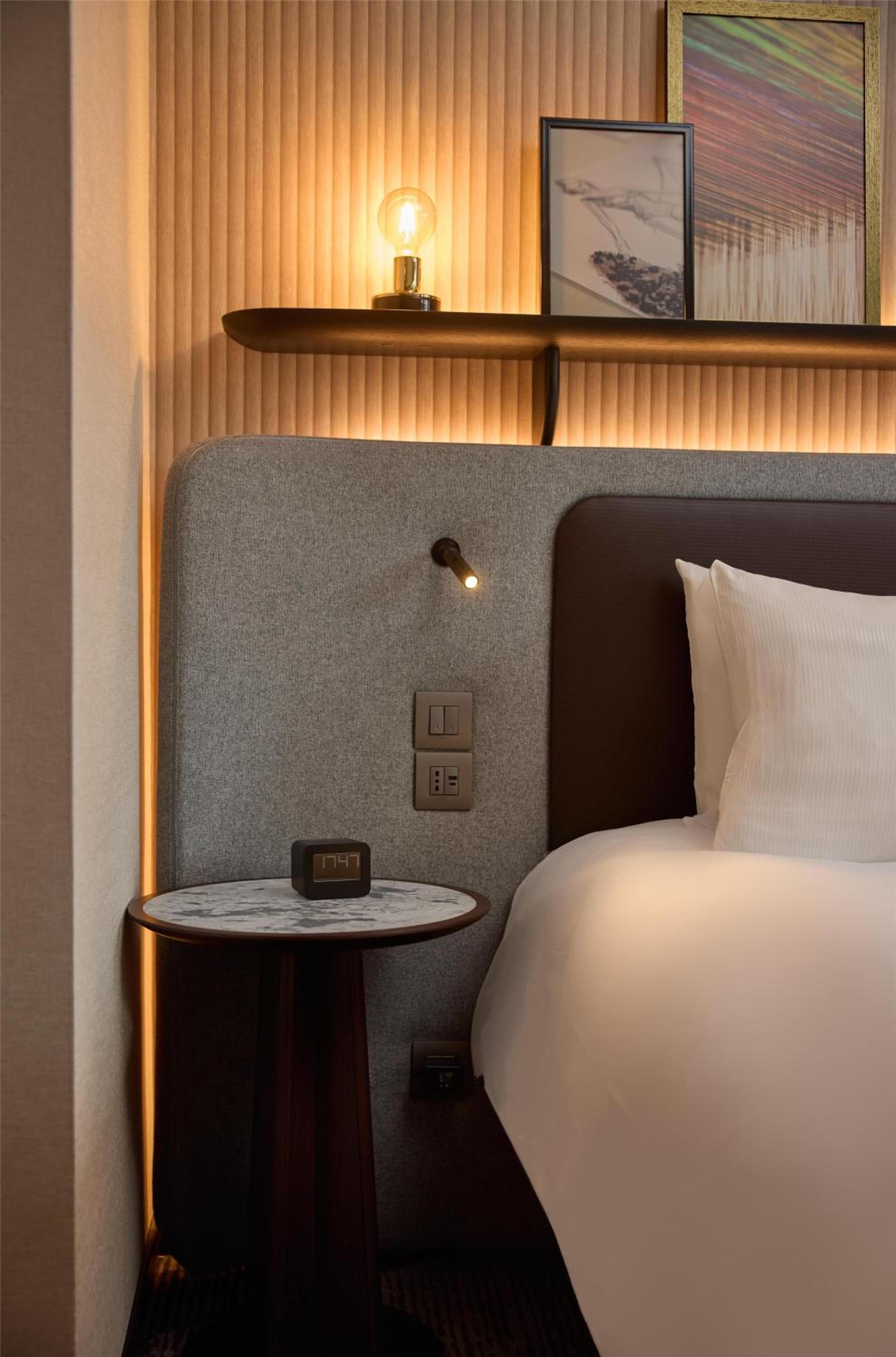 Twin Executive Grand Room thumbnail 6