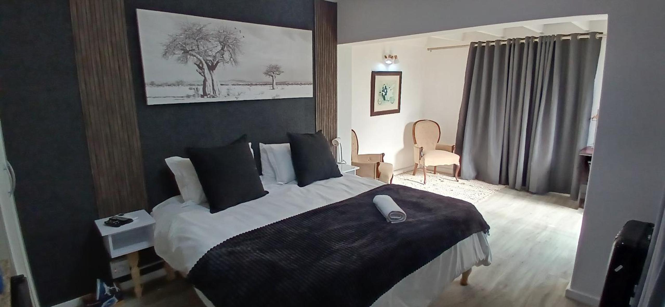 Standard King Room photo 1