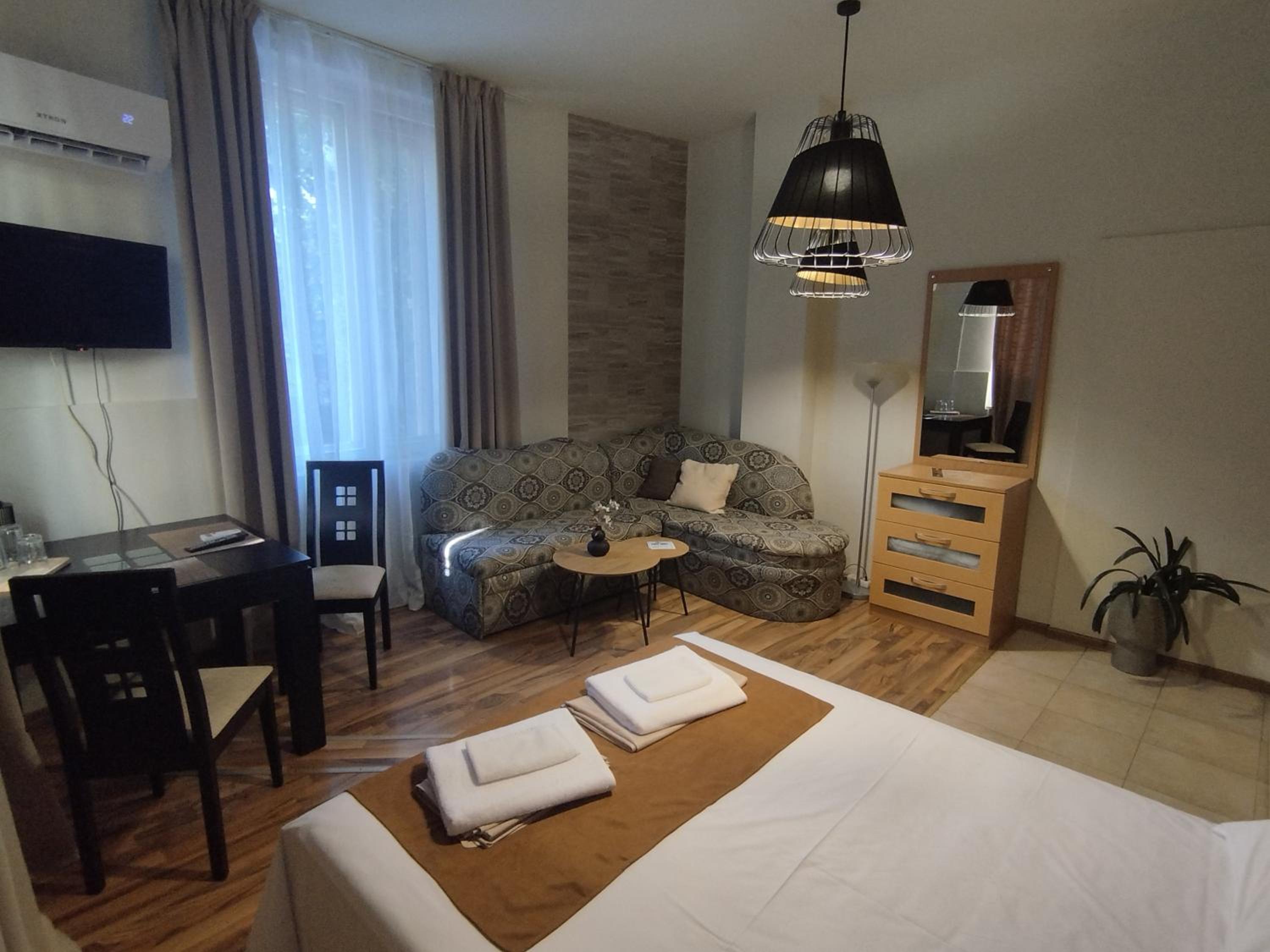 Double Room with Extra Bed photo 2