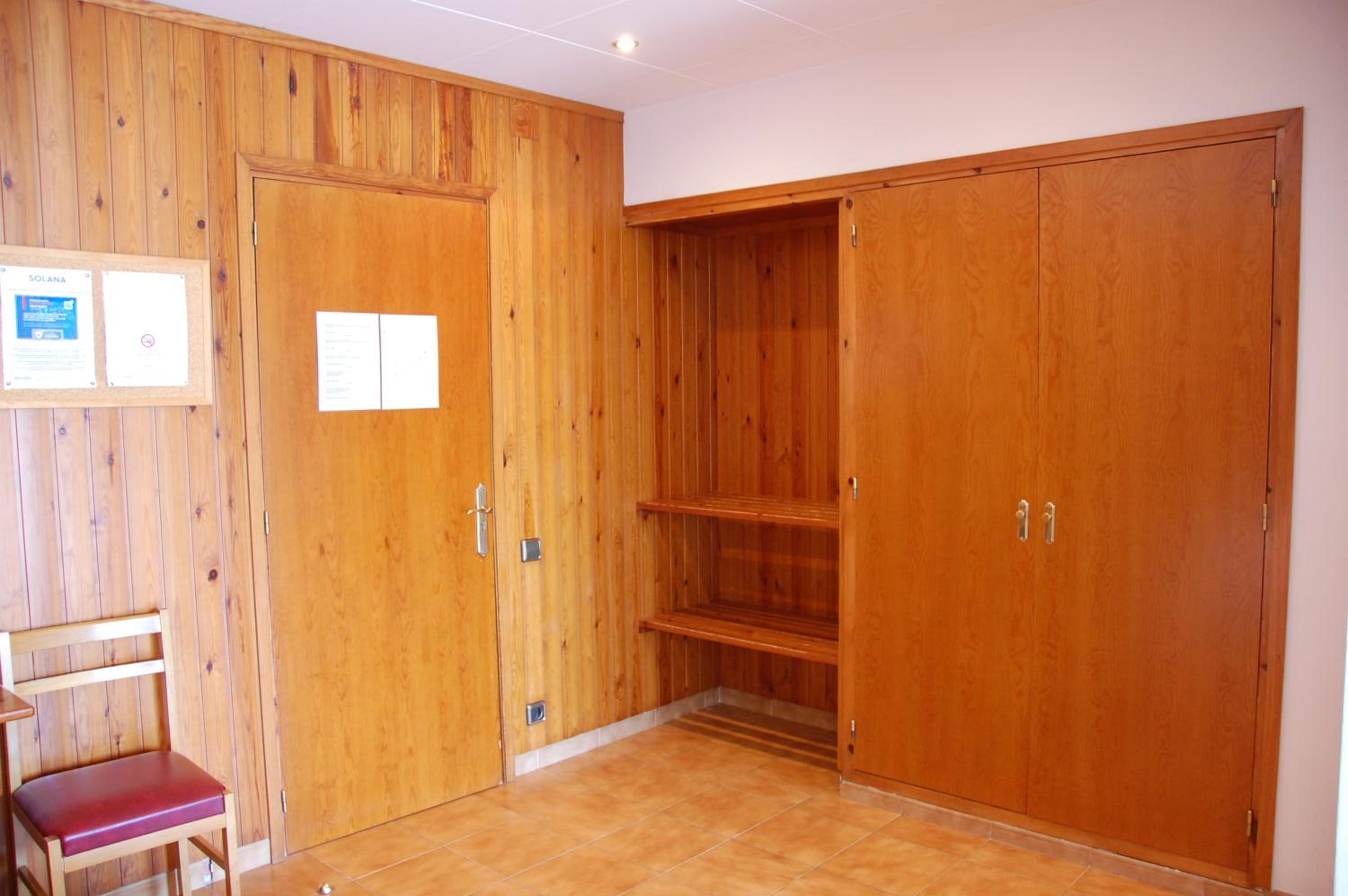 Family Room with Balcony, photo 7