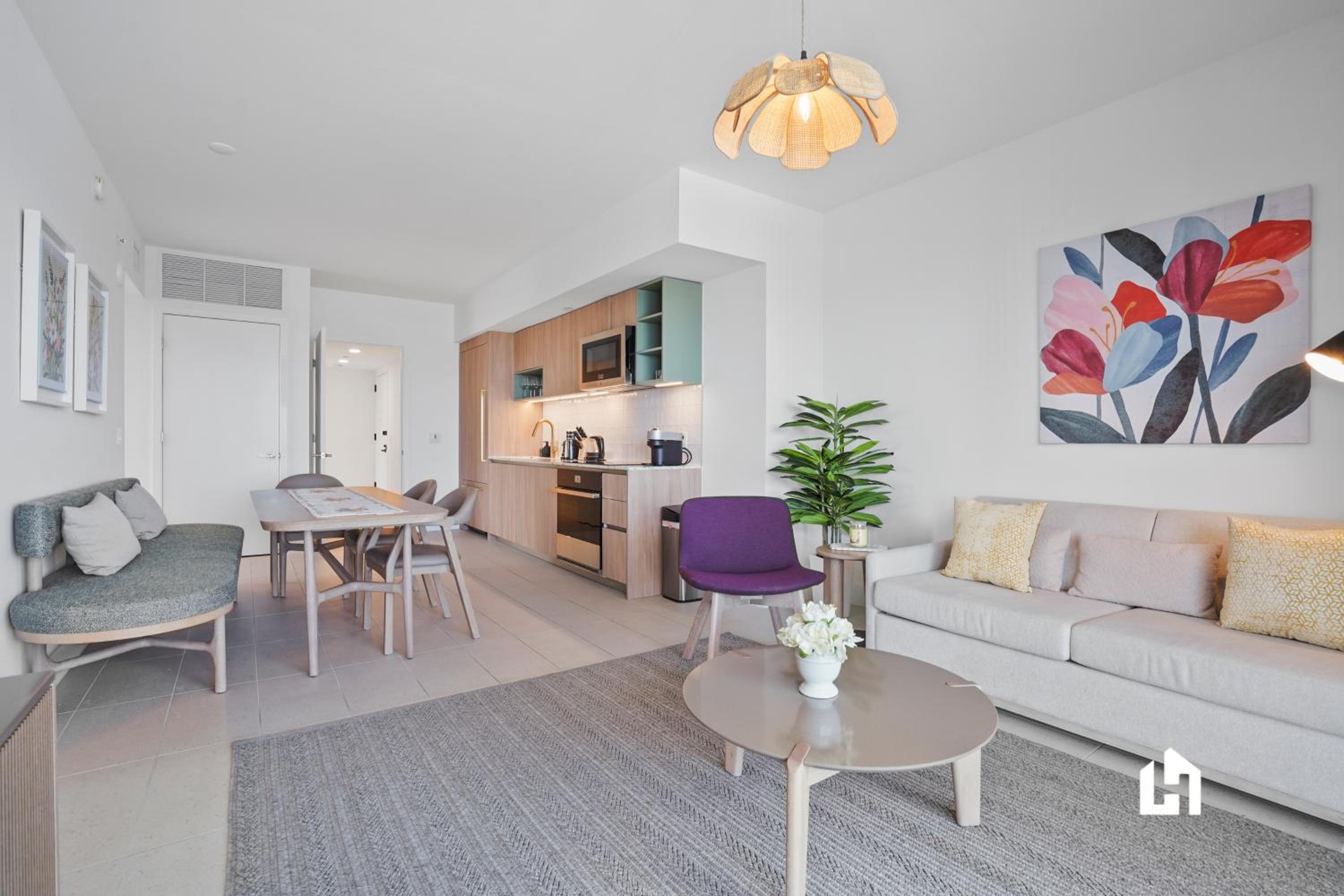 Three-Bedroom Premium Apartment with Balcony photo 3