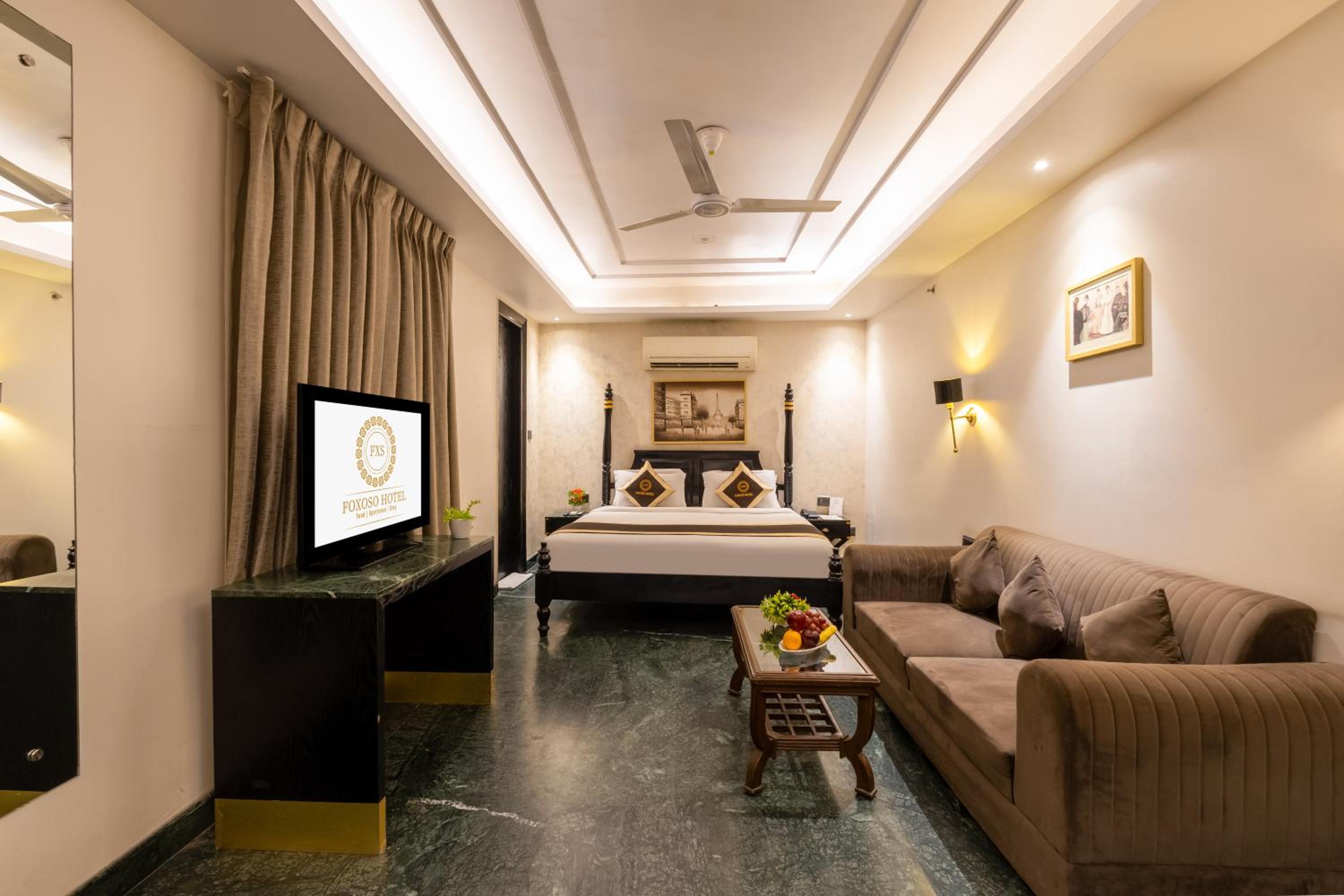 Executive Room - Photo 1