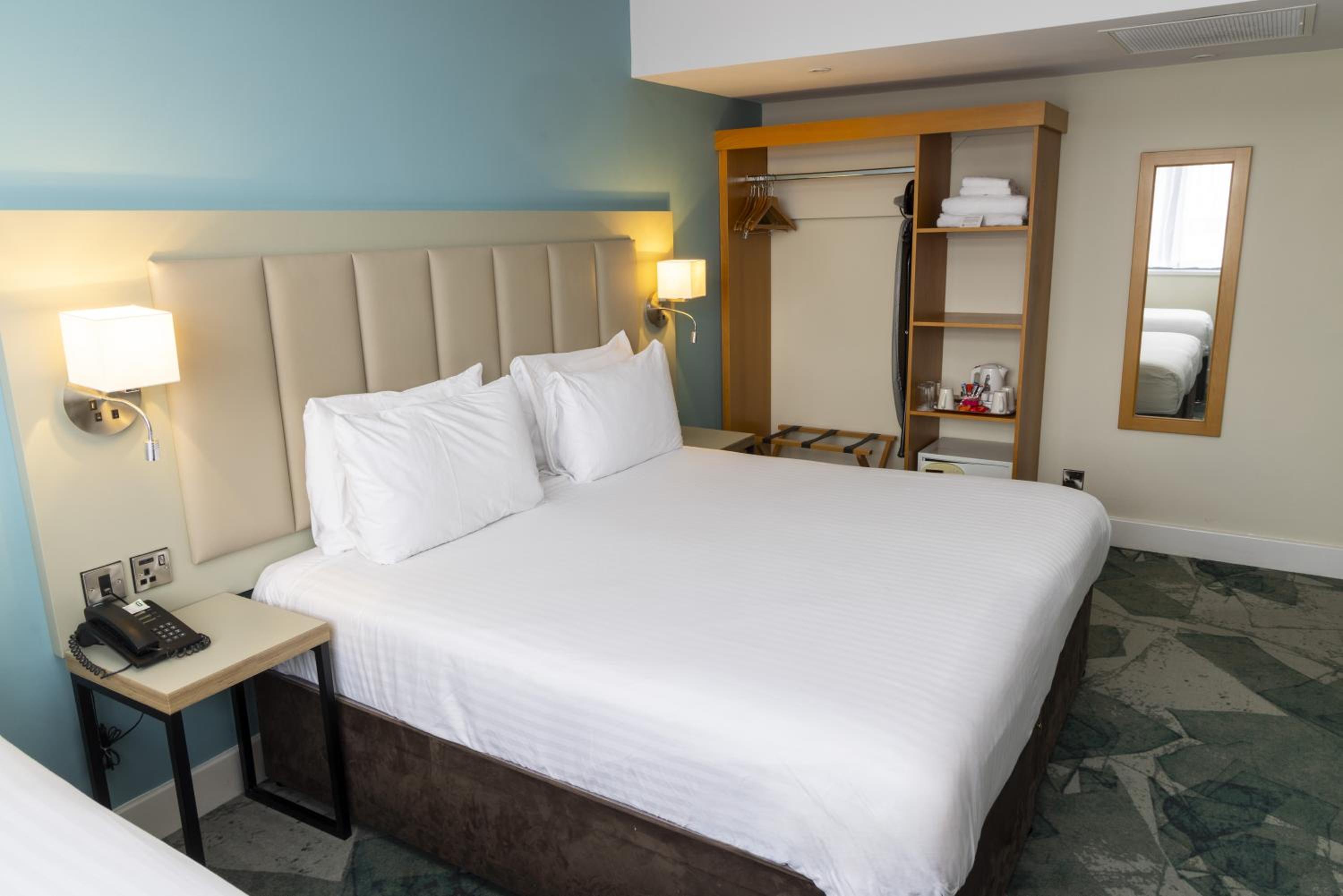 Standard King Room - Photo 2