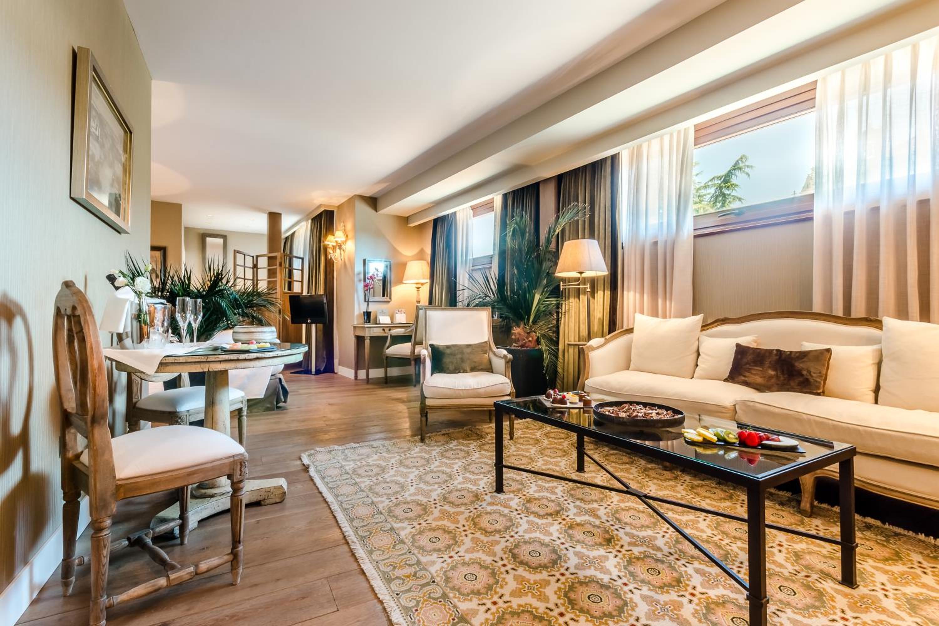 Suite Room
