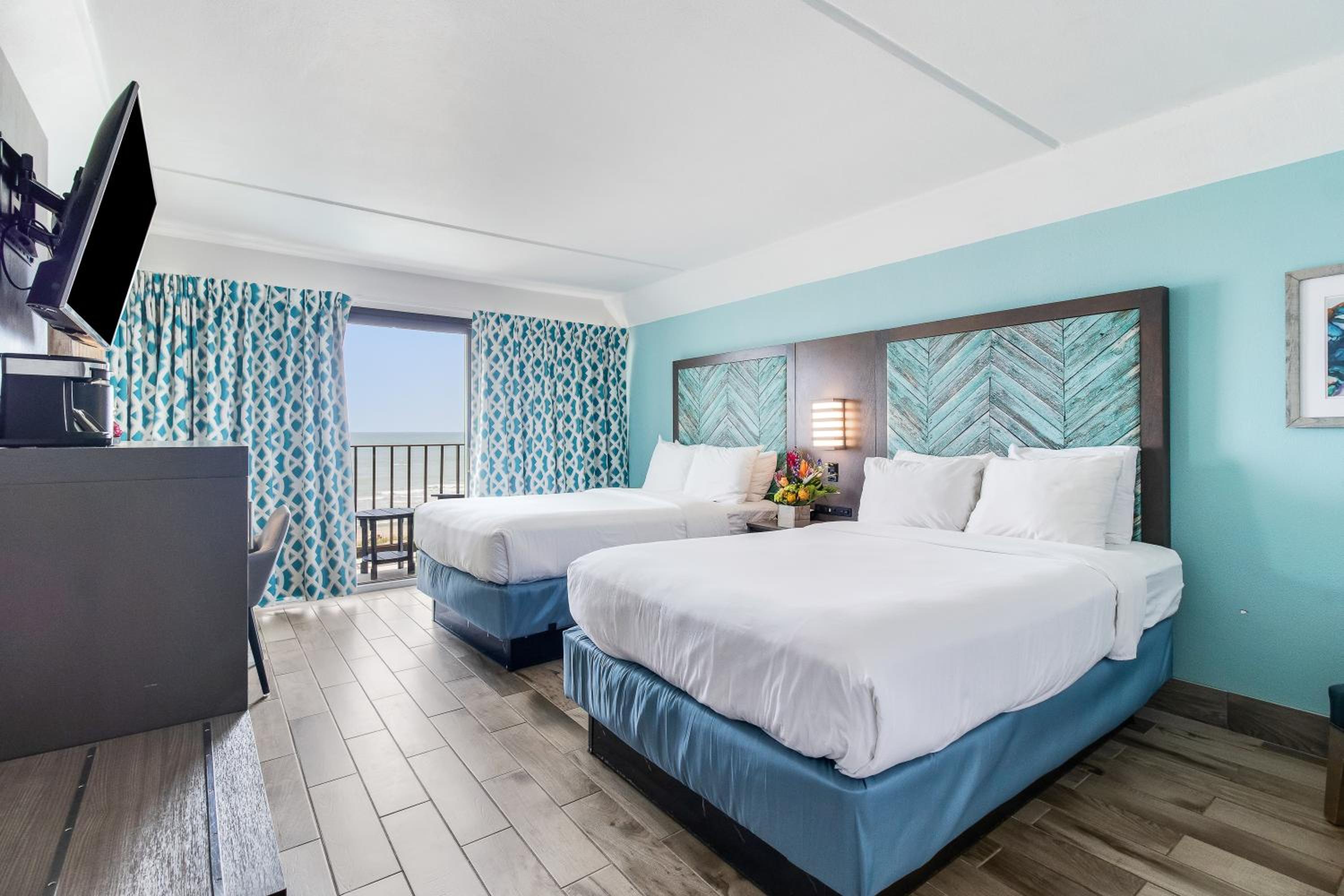 Double Room with Balcony and Oceanfront Sea View photo 1