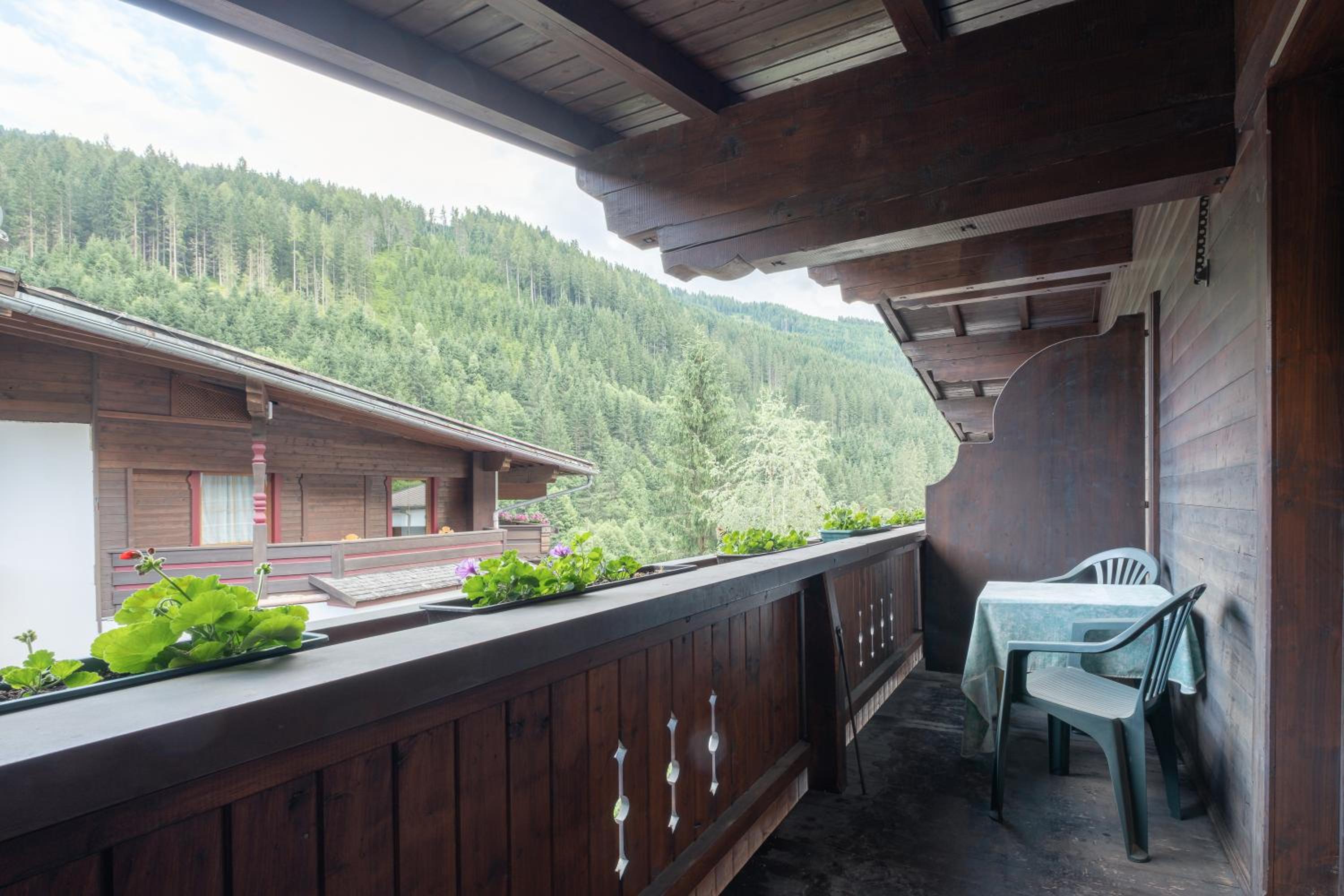 Two-Bedroom Apartment with Mountain View - Annex