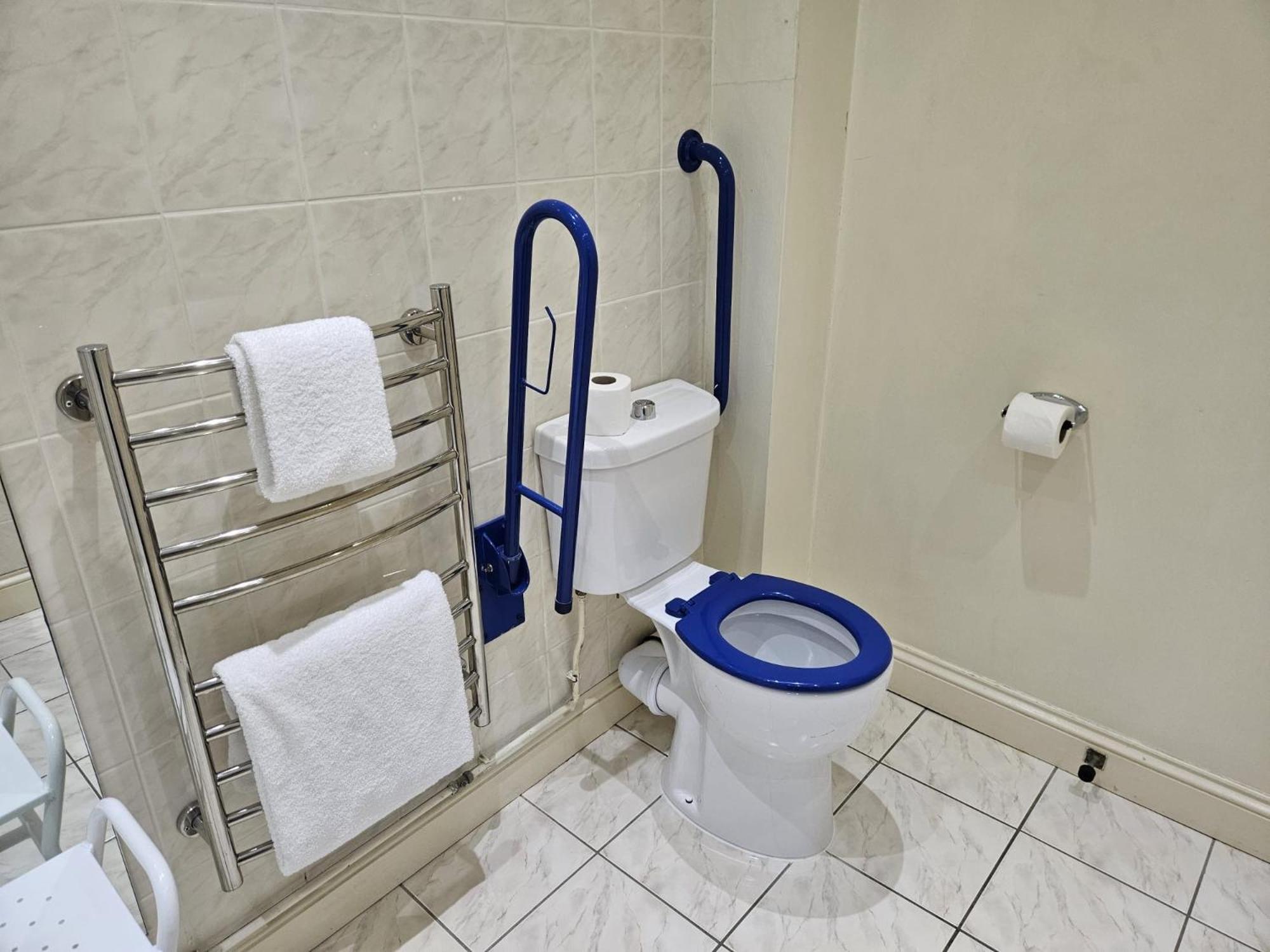 Double or Twin Room - Disability Access photo 2
