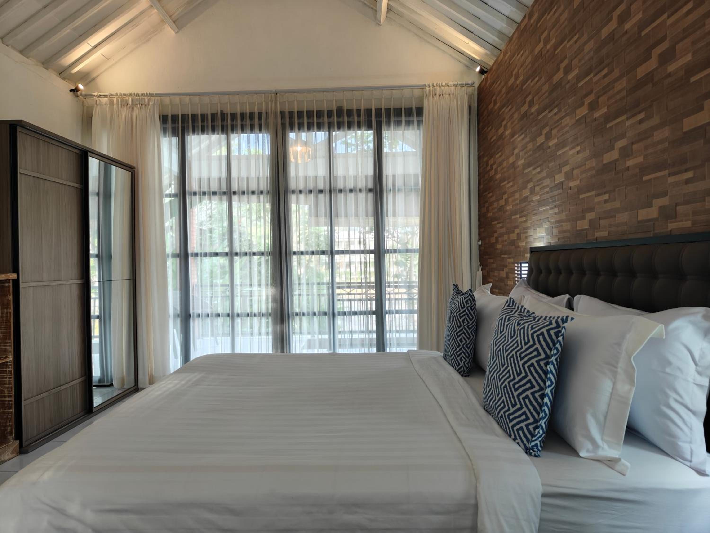 Executive Suite photo 2