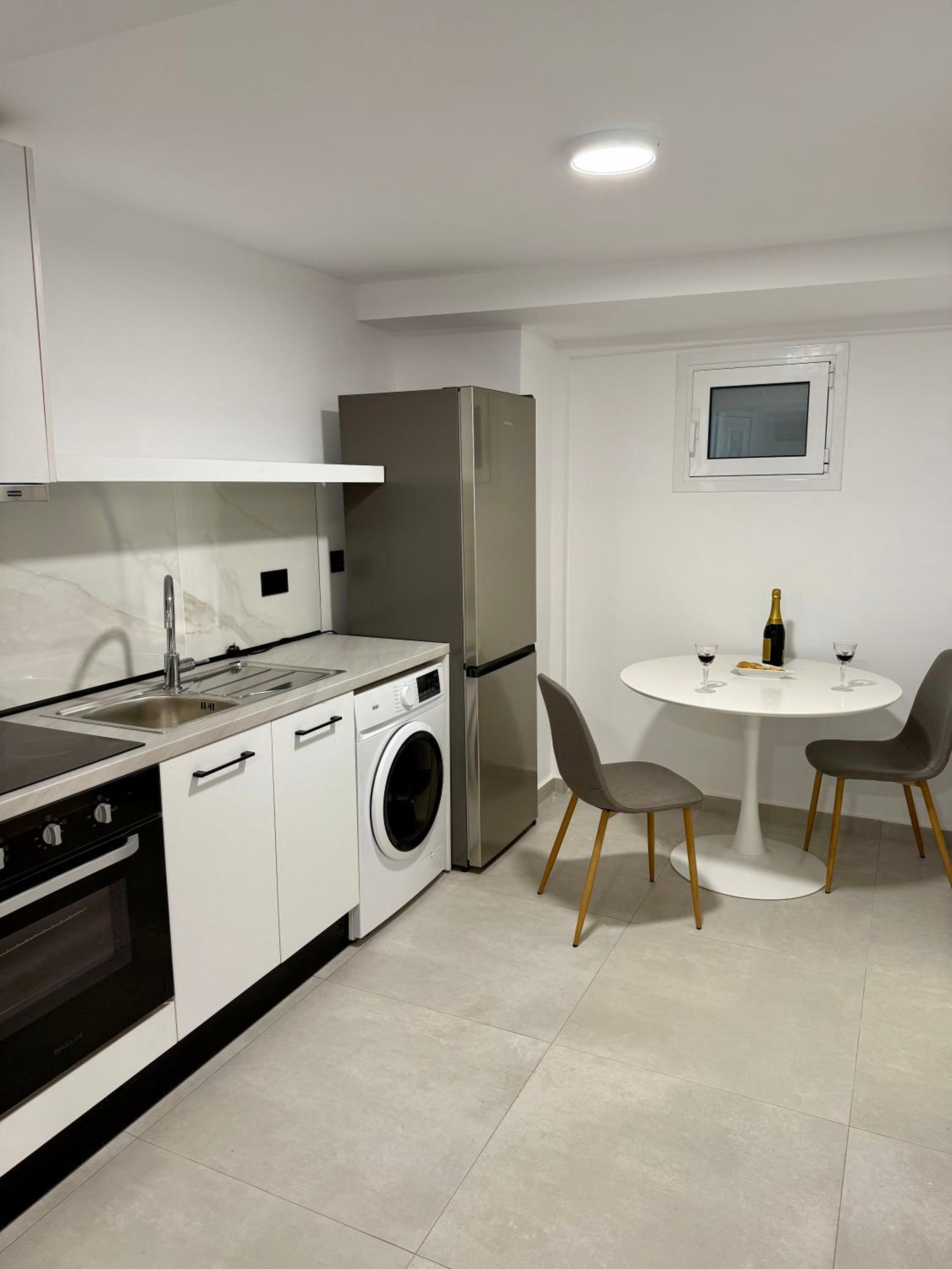 Large Double Room photo 3