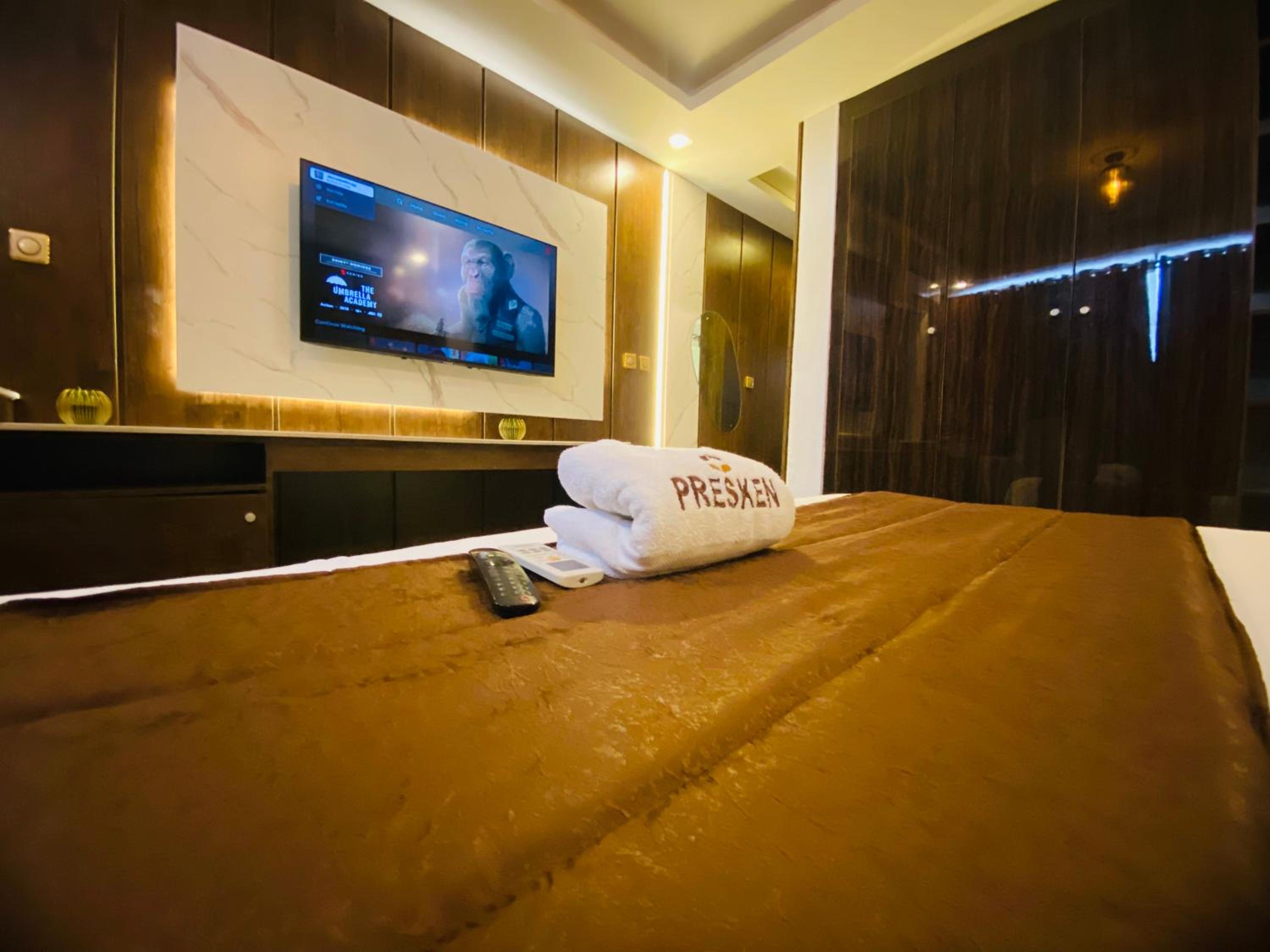 Superior King Room