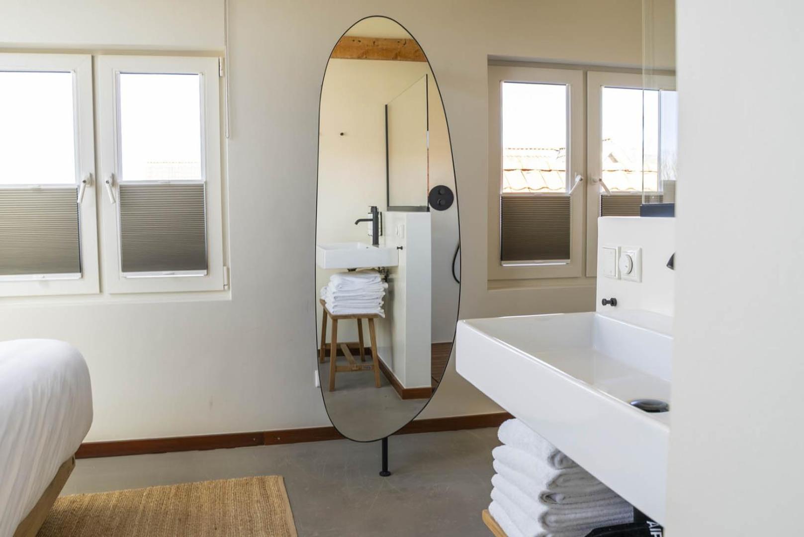 King Room with Spa Bath