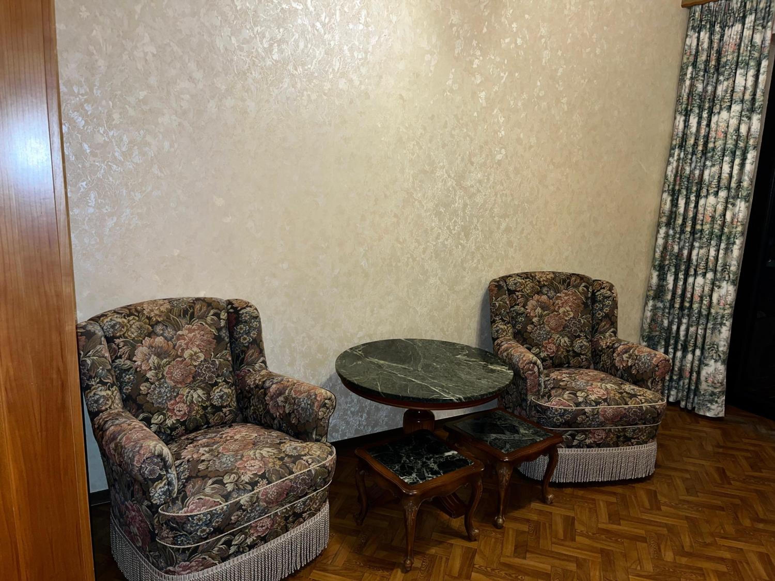 Standard Twin Room with Sofa photo 2