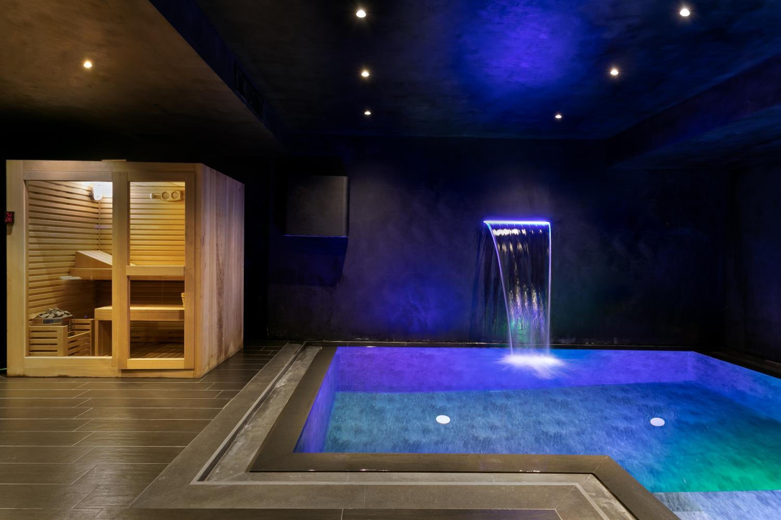 Suite with Sauna