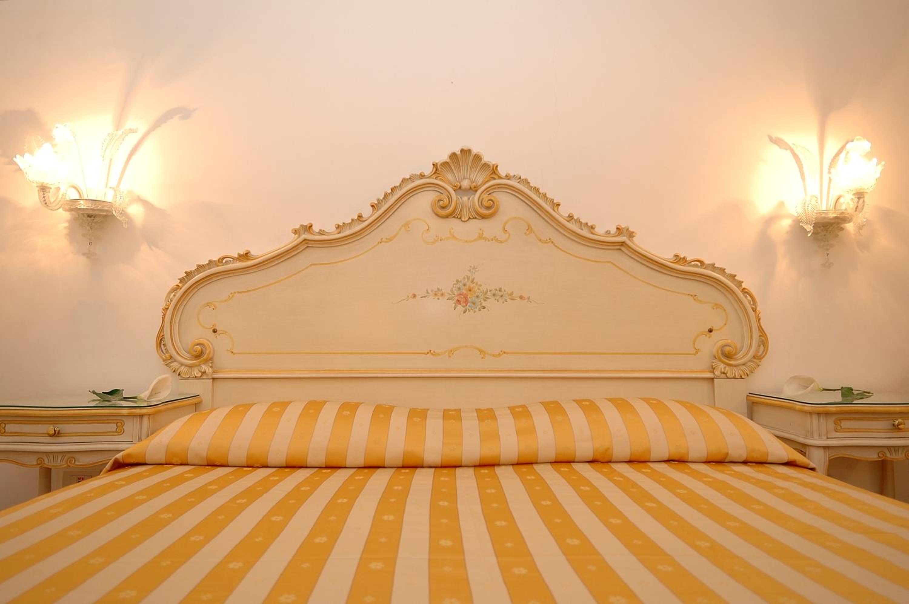 Standard Double or Twin Room photo 1