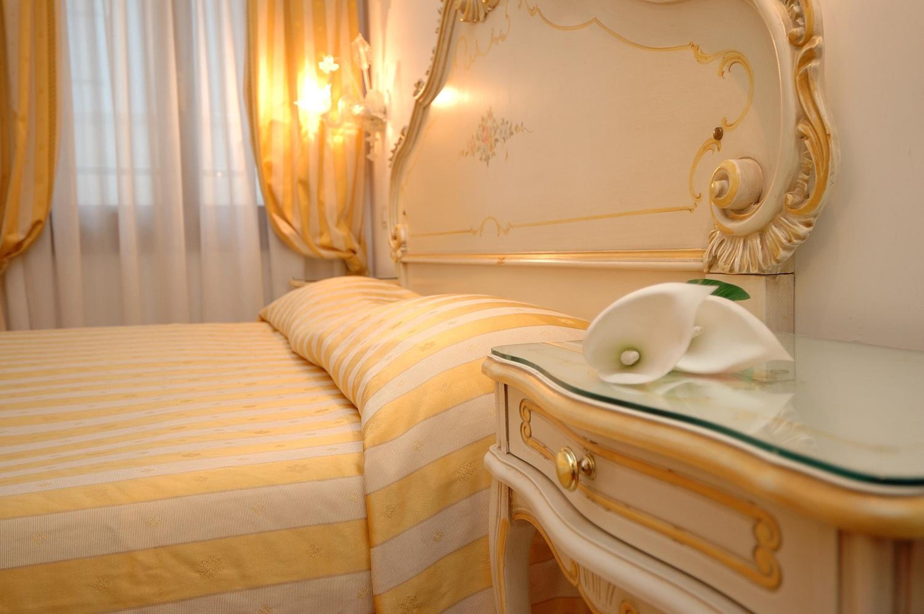 Superior Double or Twin Room with City View photo 2