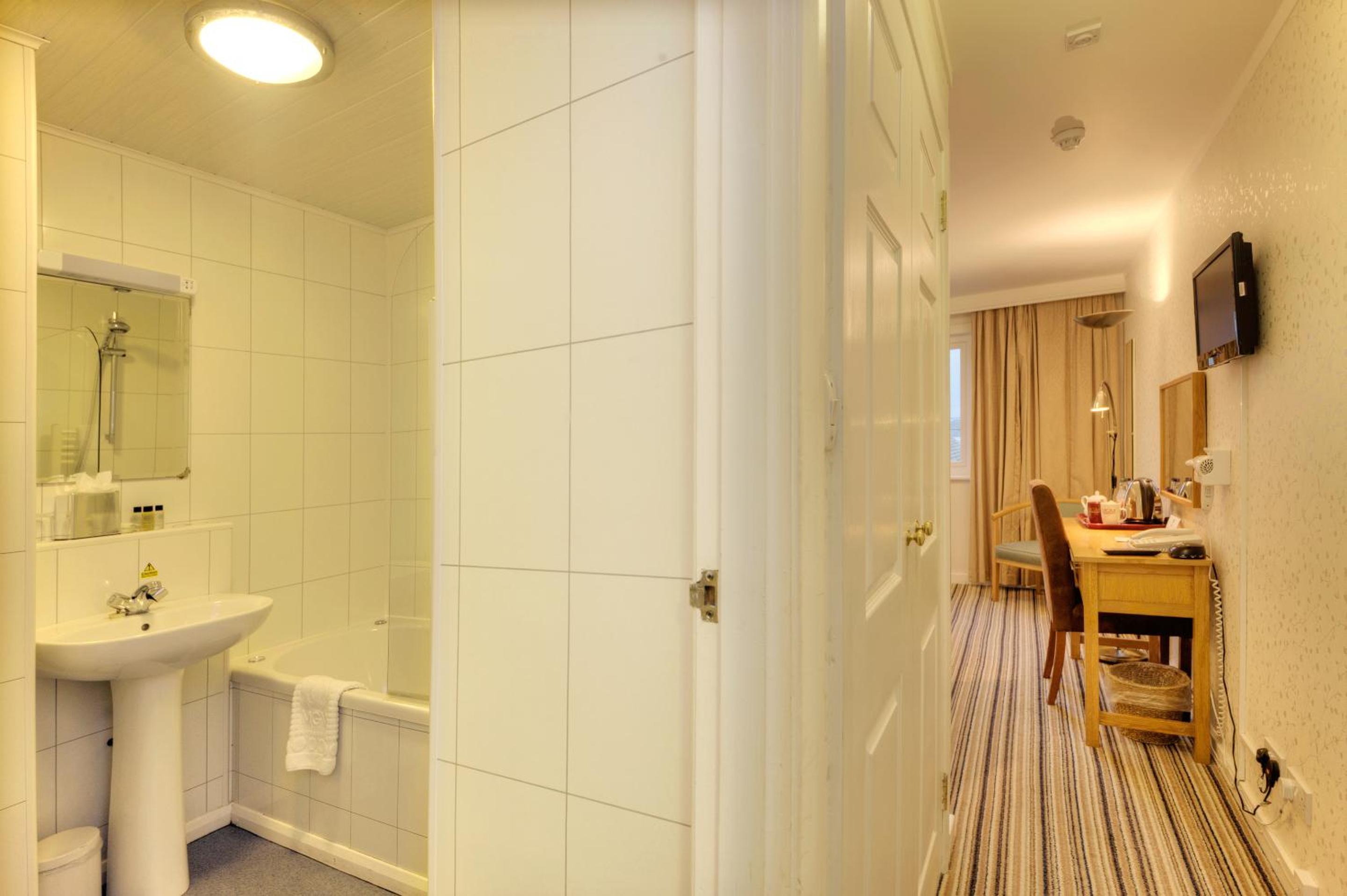 Standard Twin Room photo 1