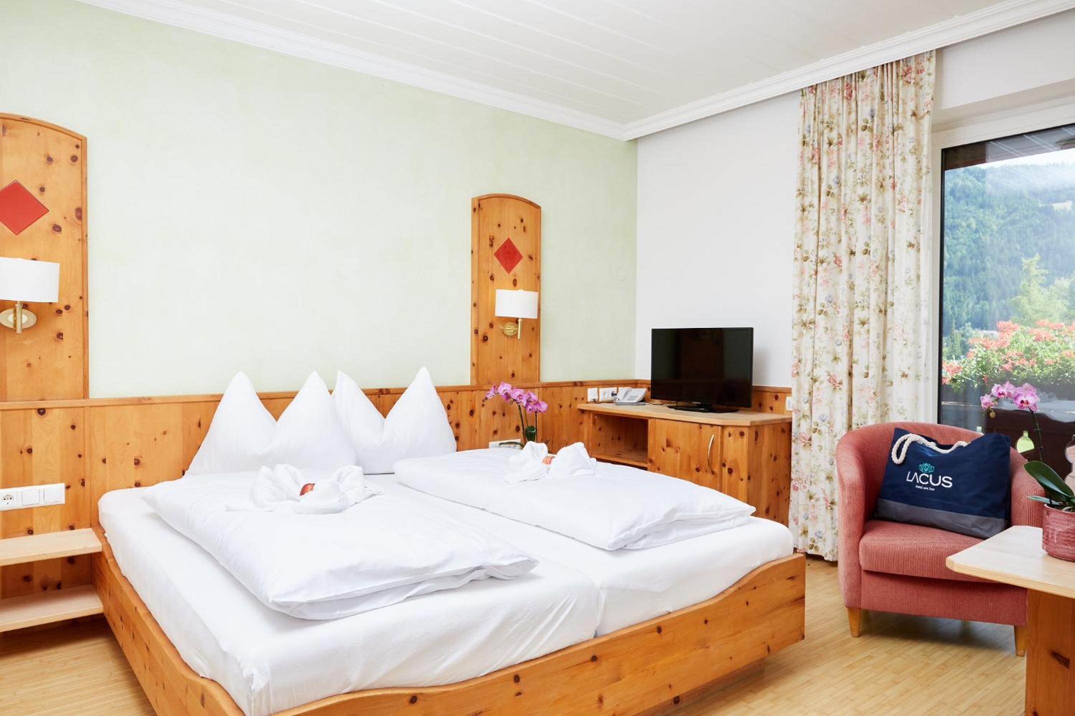Double Room with Lake View photo 1
