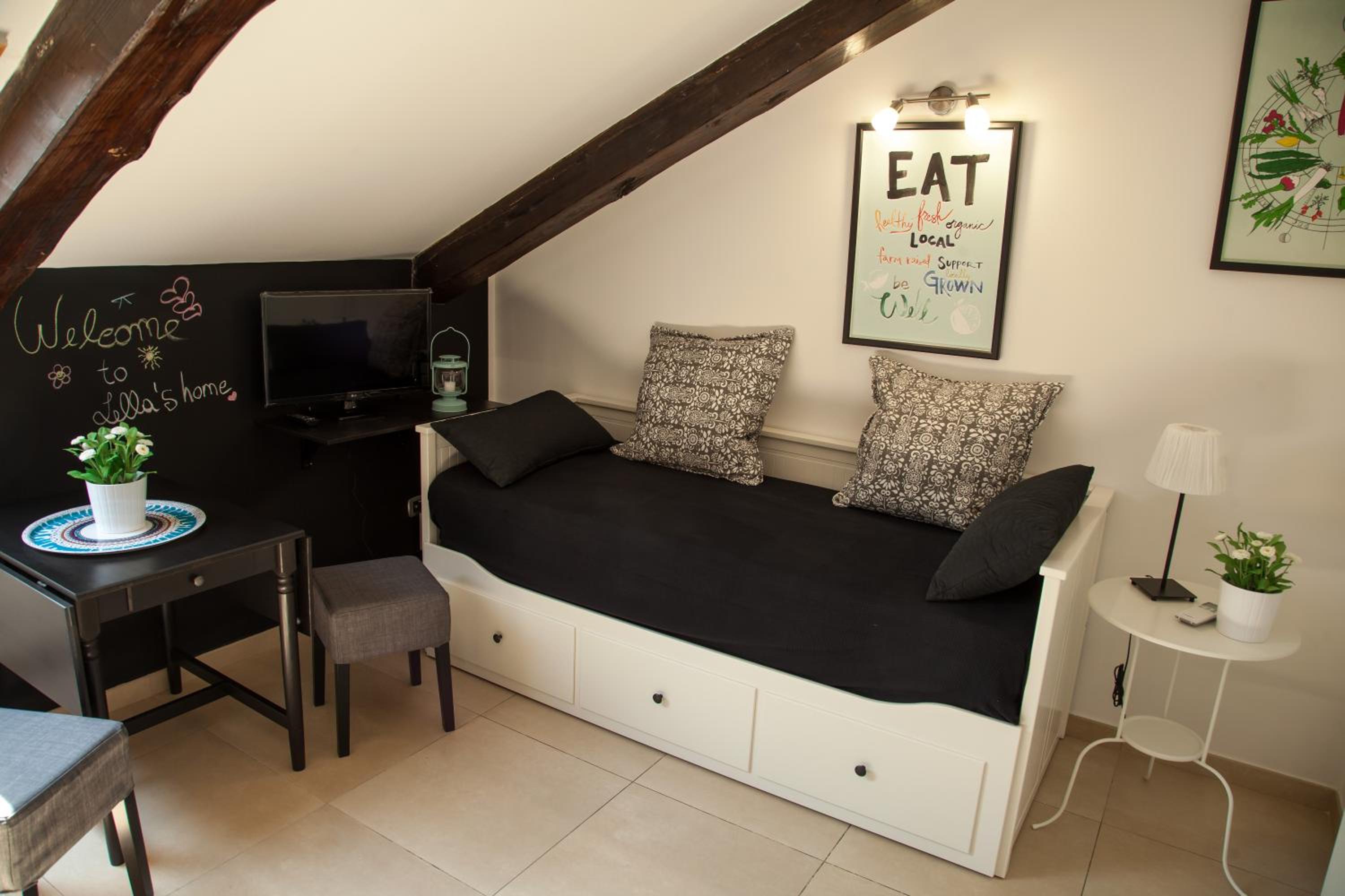 Double Room with Shared Bathroom