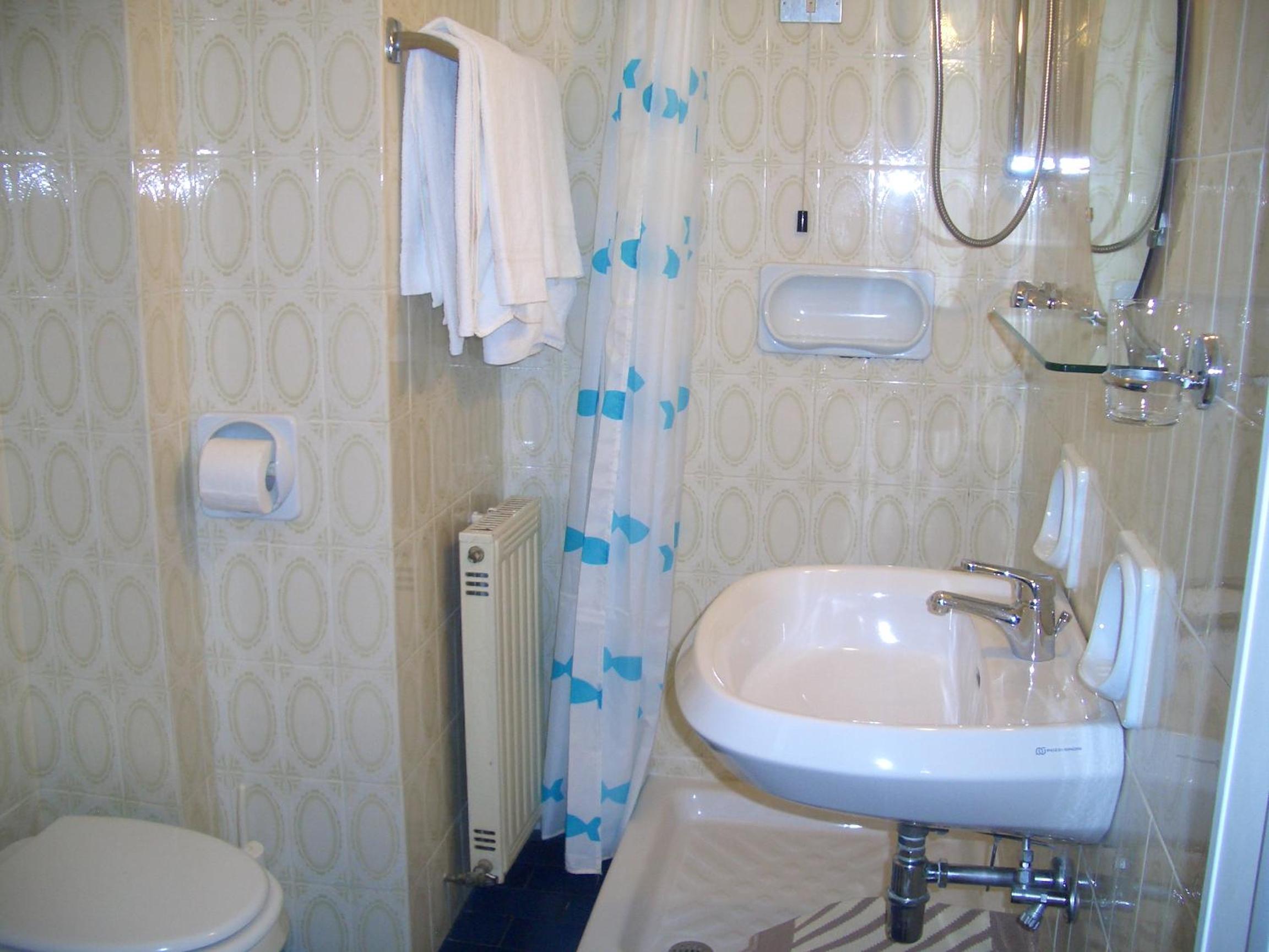 Standard Double or Twin Room photo 2