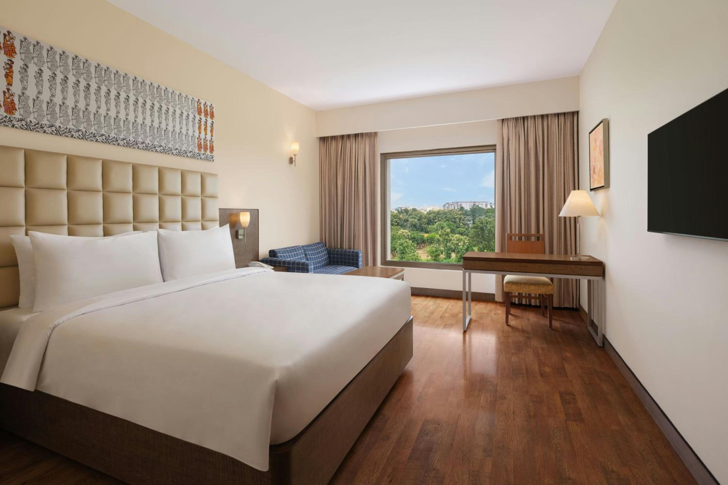 Standard King Room - Photo 2