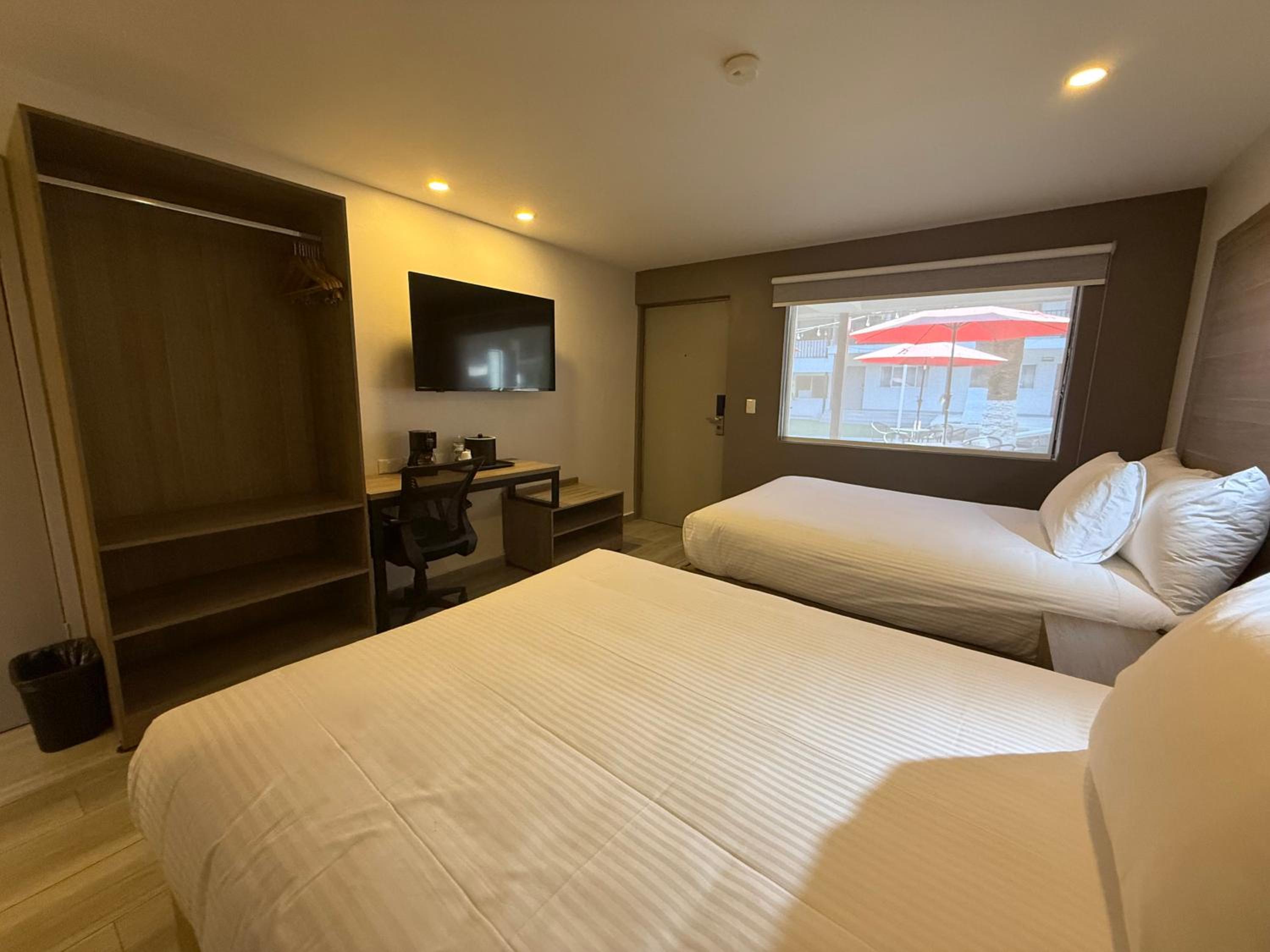 Double Room with Two Double Beds - Non-Smoking photo 3