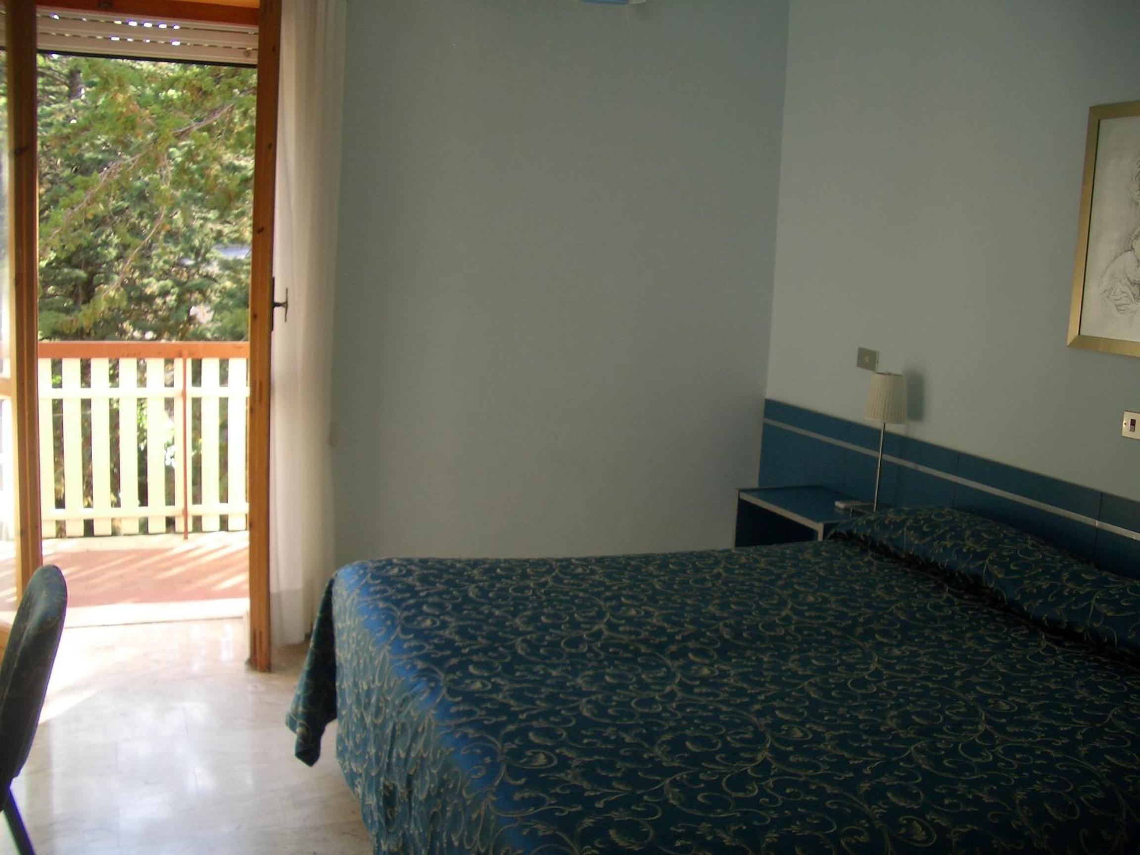 Double or Twin Room photo 3