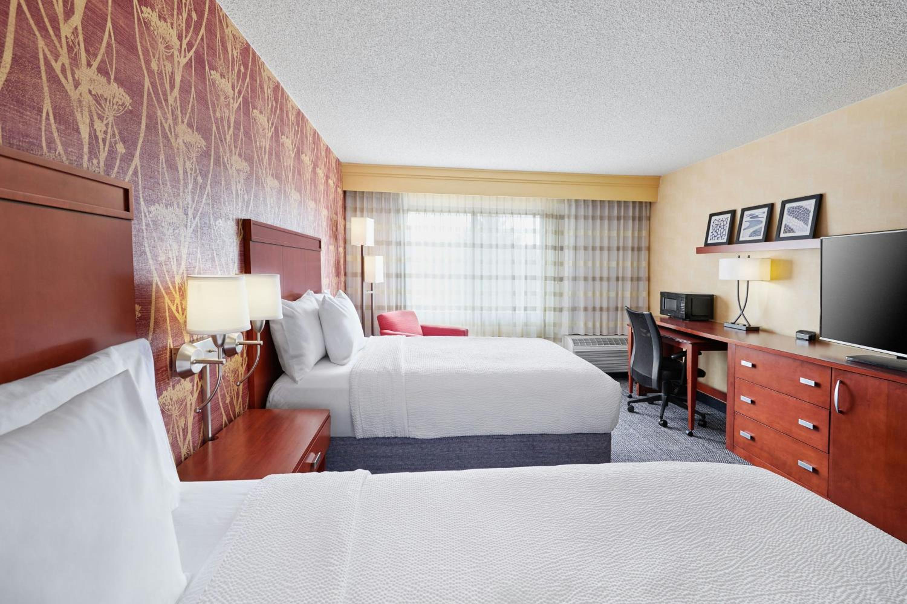 Double Room with Two Double Beds - Photo 1