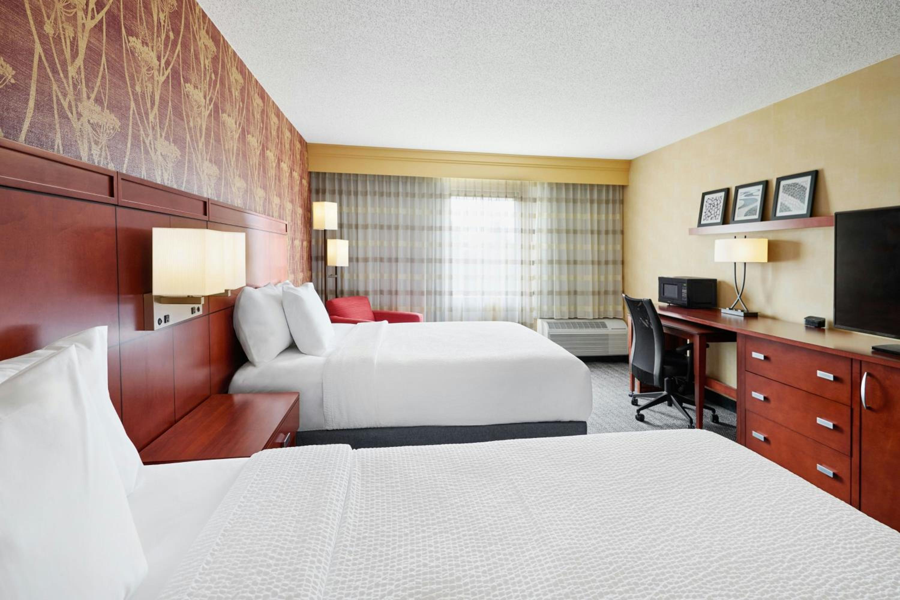 Queen Room with Two Queen Beds - Photo 1