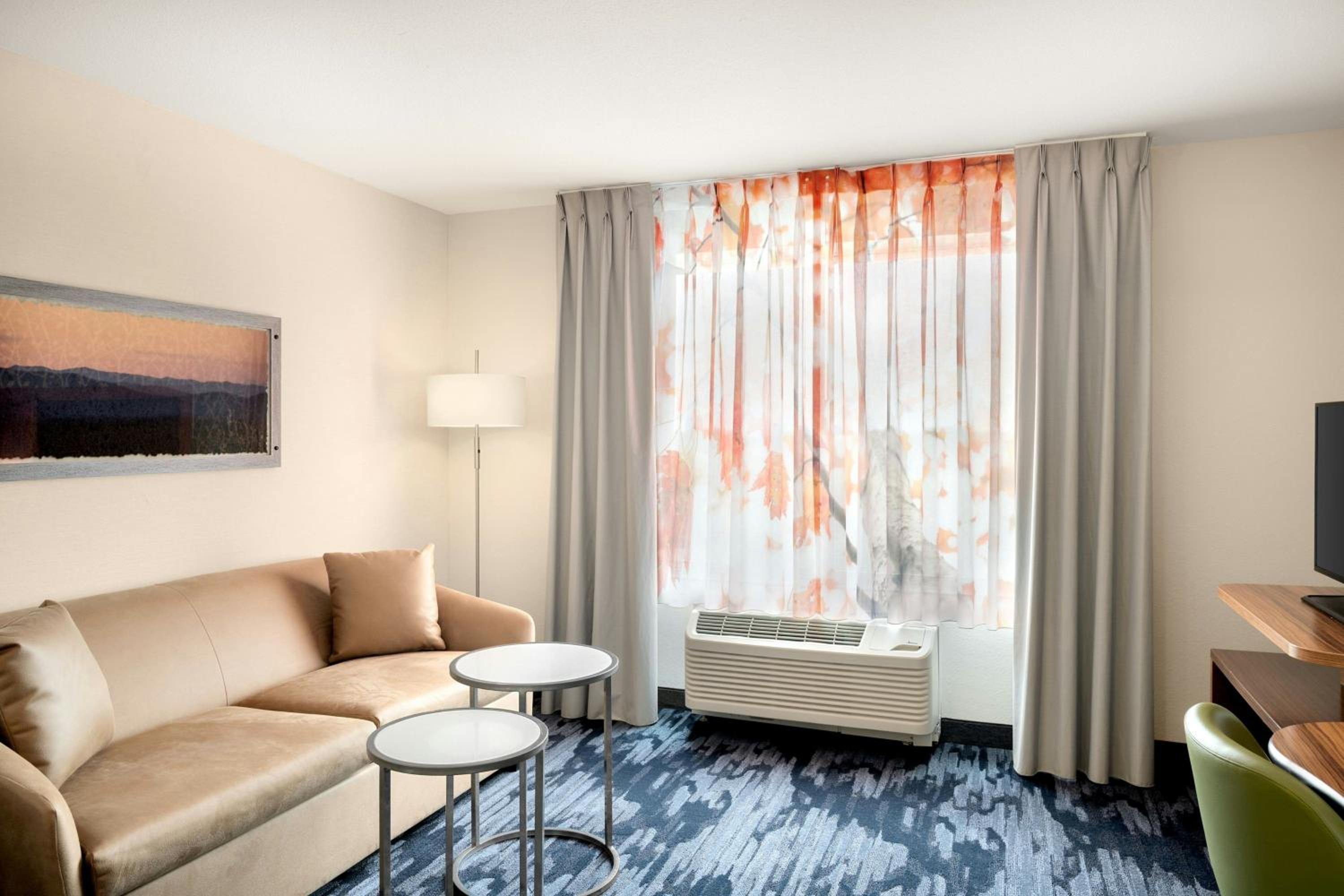 King Suite with Sofa Bed - Hearing Accessible