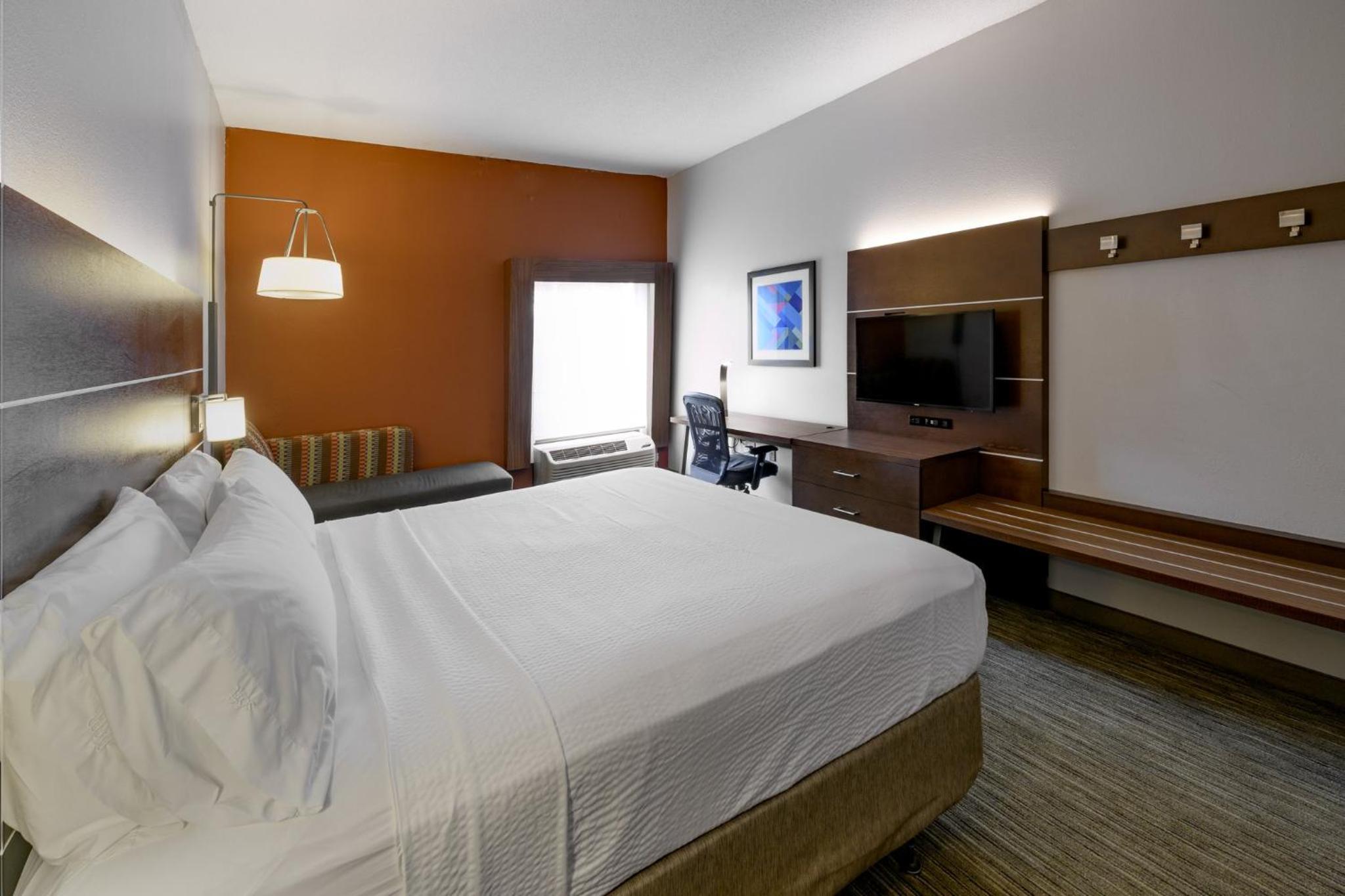 King Suite - Photo 2