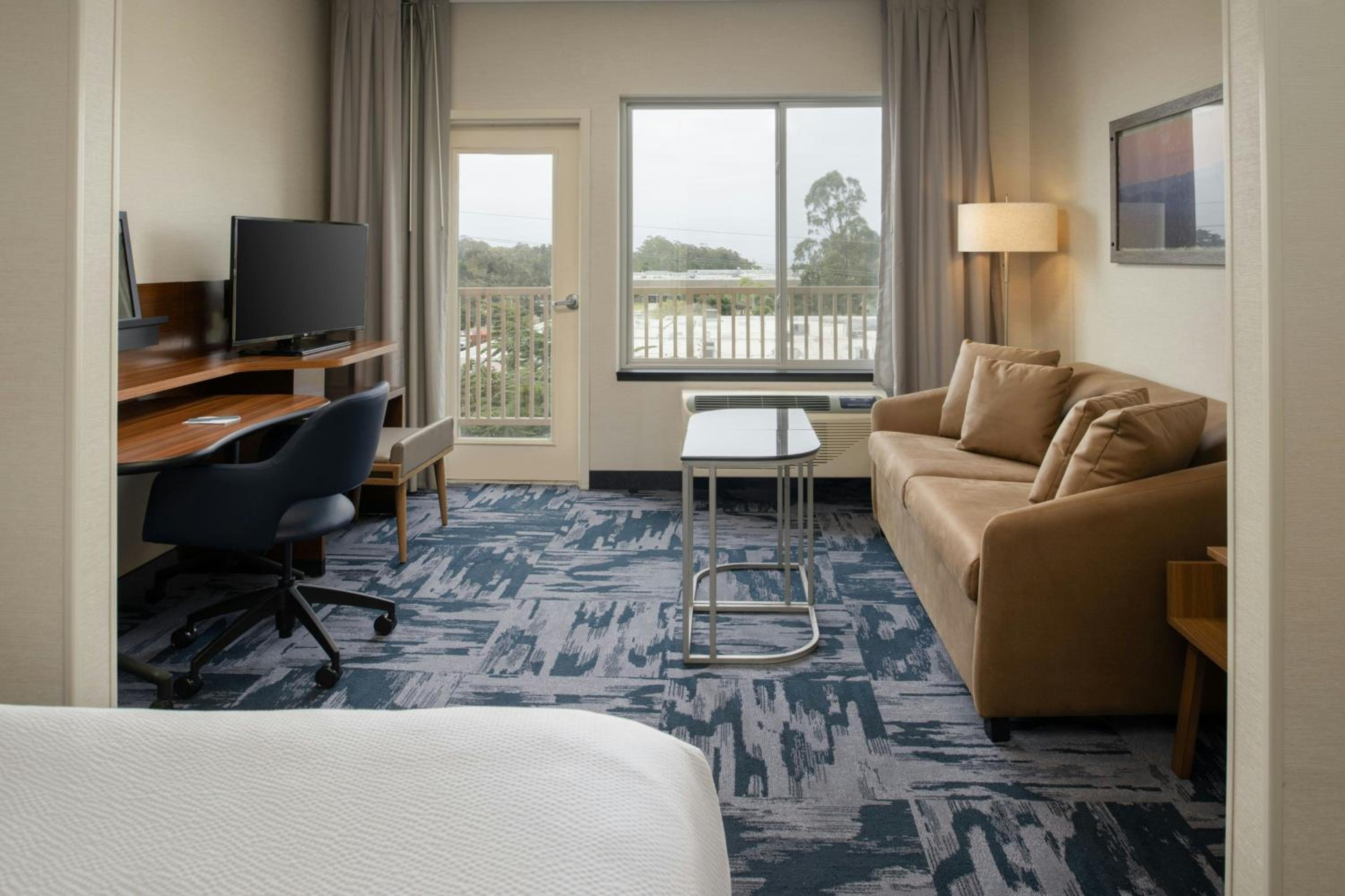 Large King Suite with Sofa Bed and Balcony - Hearing Accessible photo 3