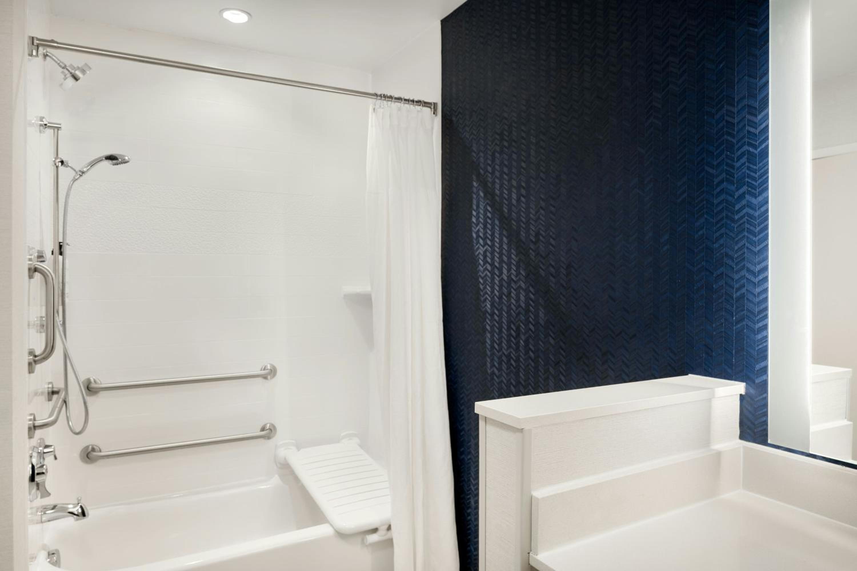 King Suite with Sofa Bed - Hearing Accessible