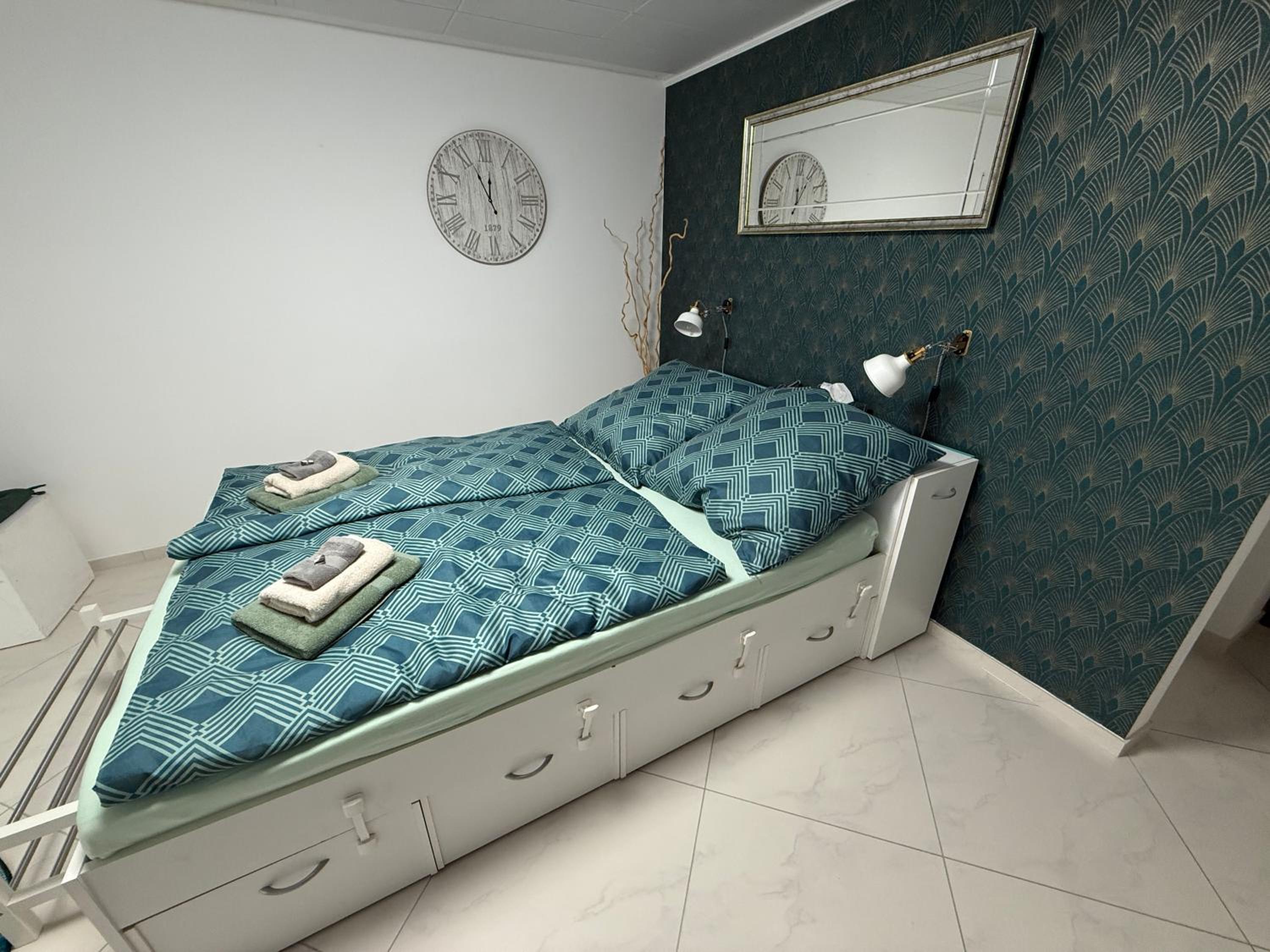 One-Bedroom Apartment with Terrace photo 2