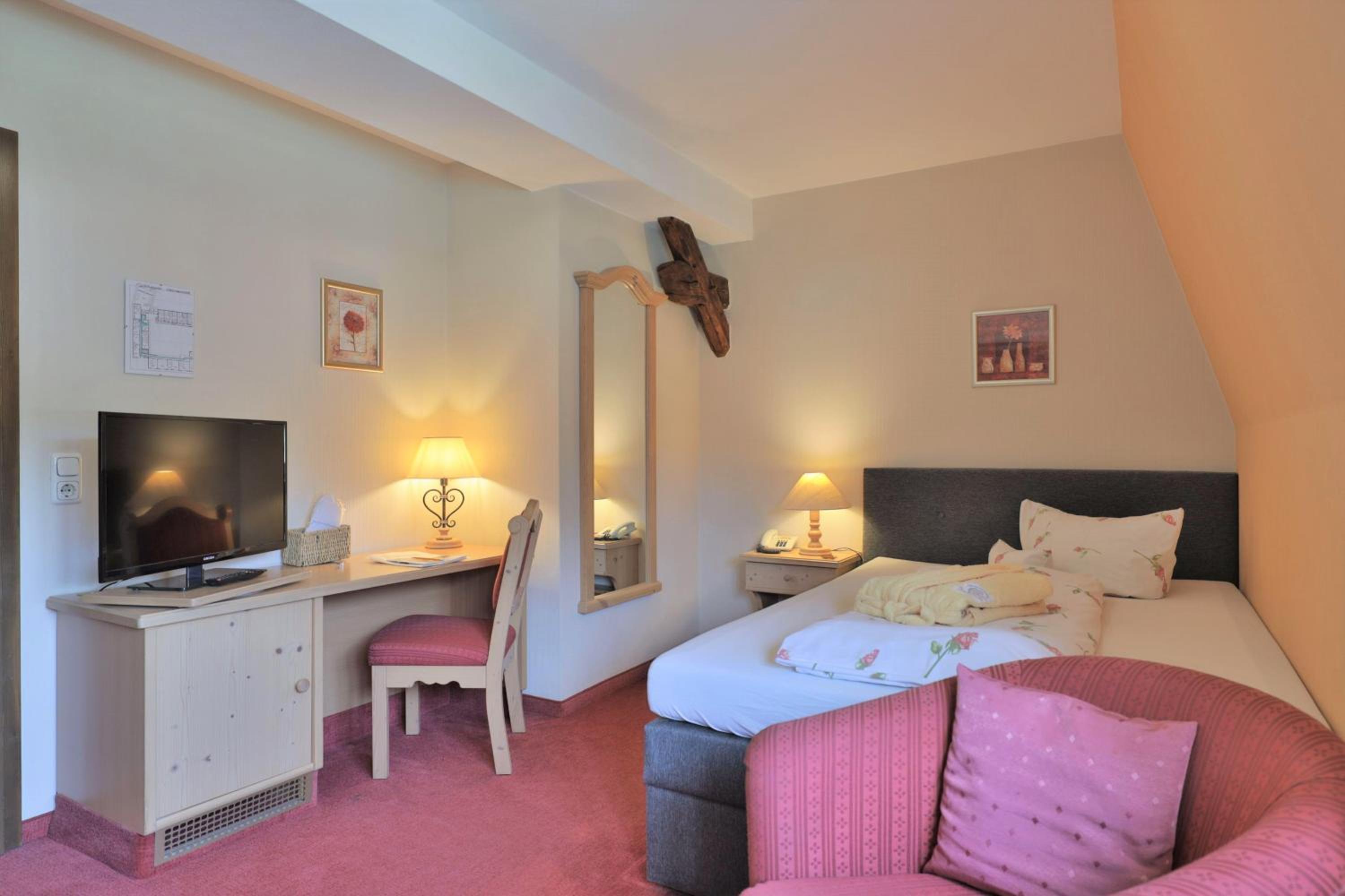 Deluxe Single Room photo 3