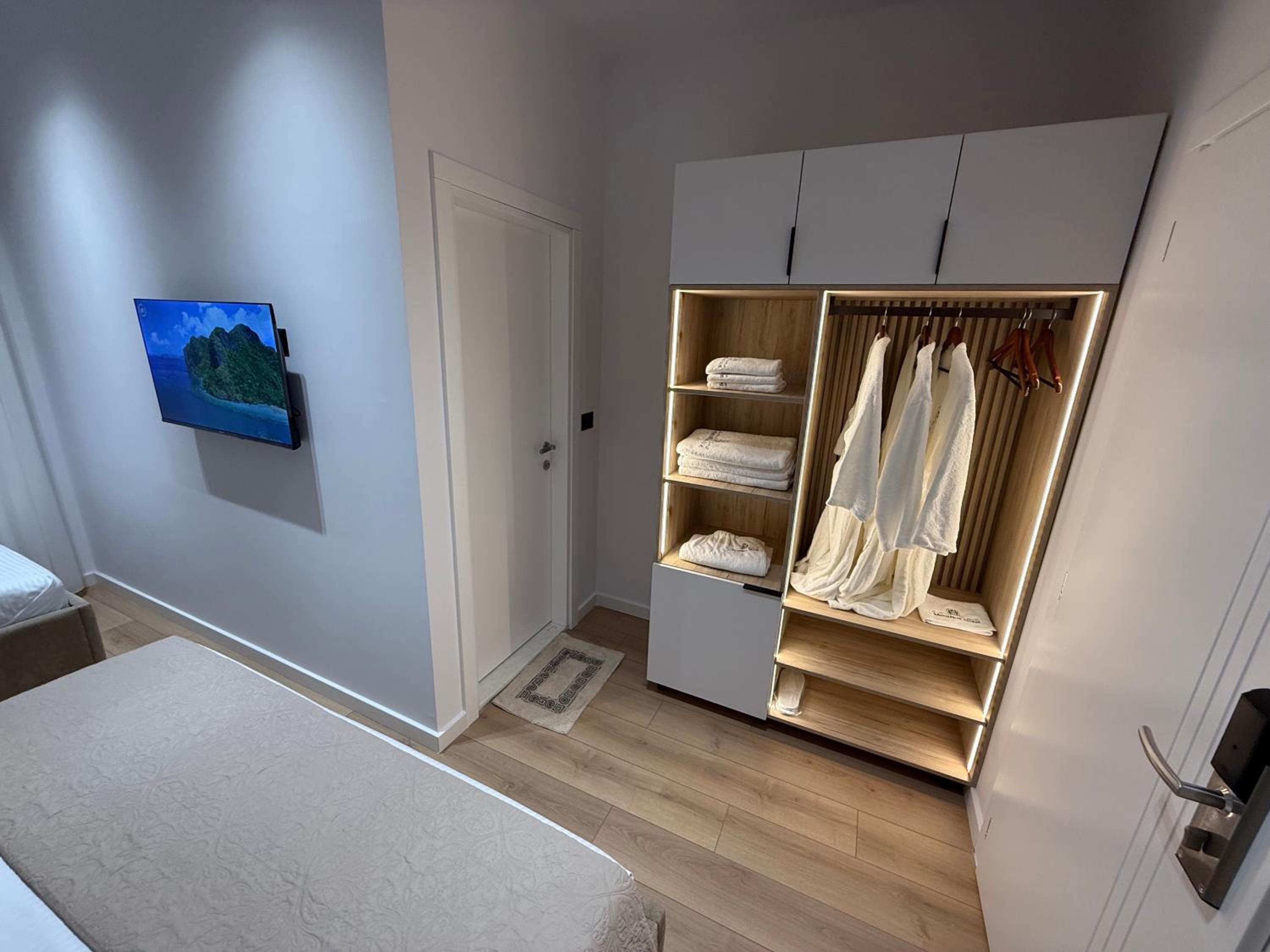 Deluxe Double or Twin Room photo 2