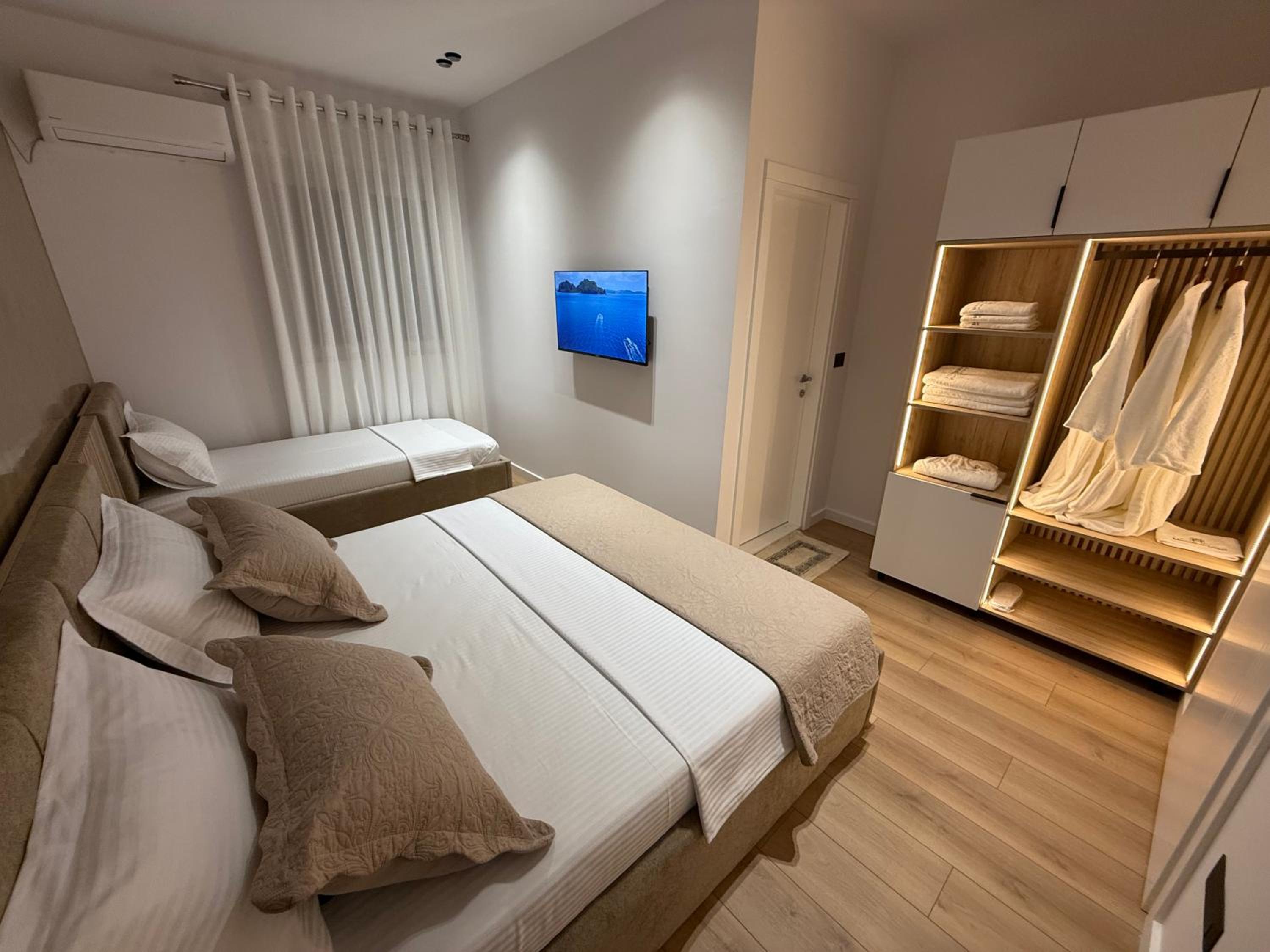 Deluxe Double or Twin Room photo 3