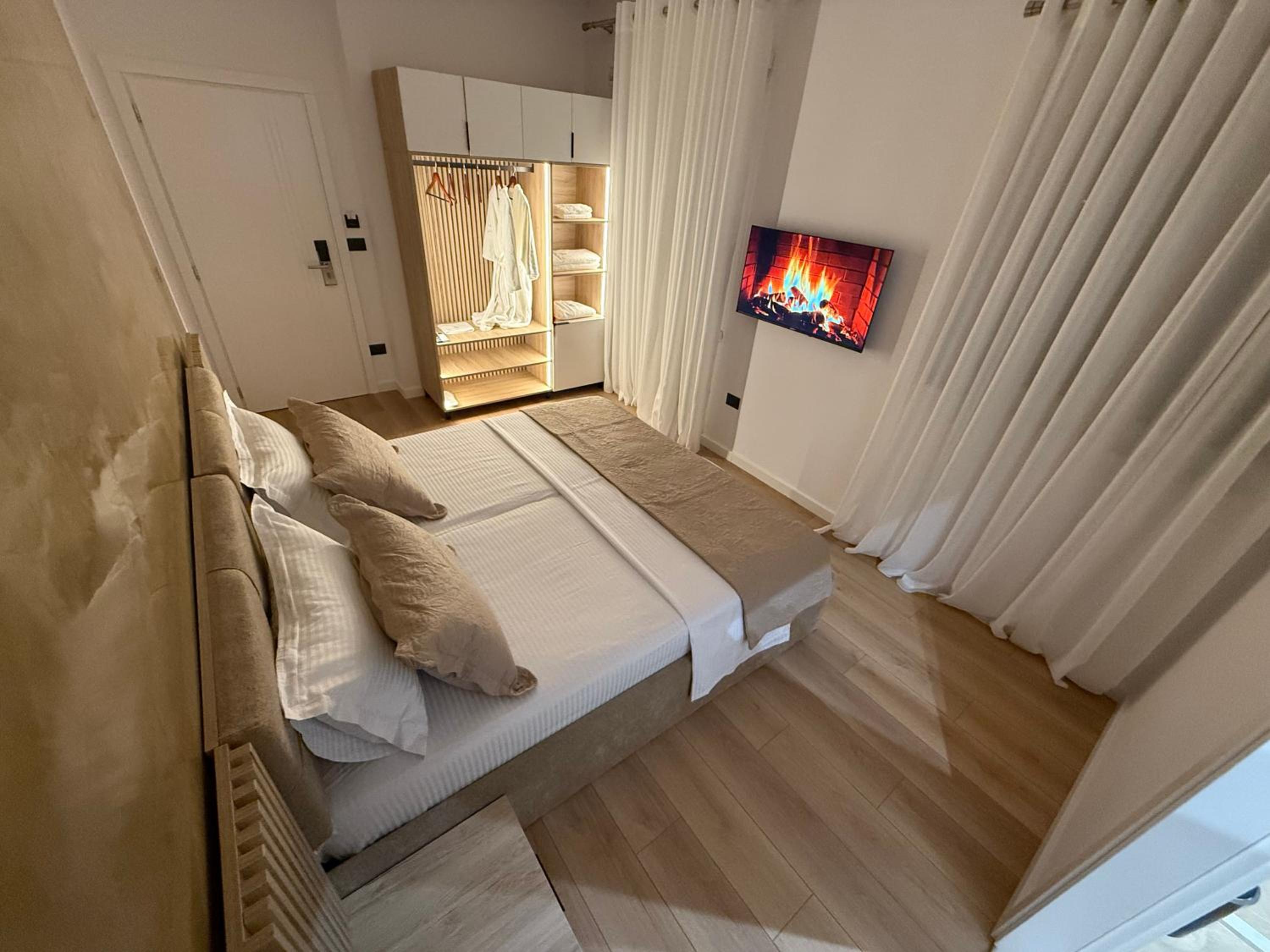 Double or Twin Room with Balcony photo 2