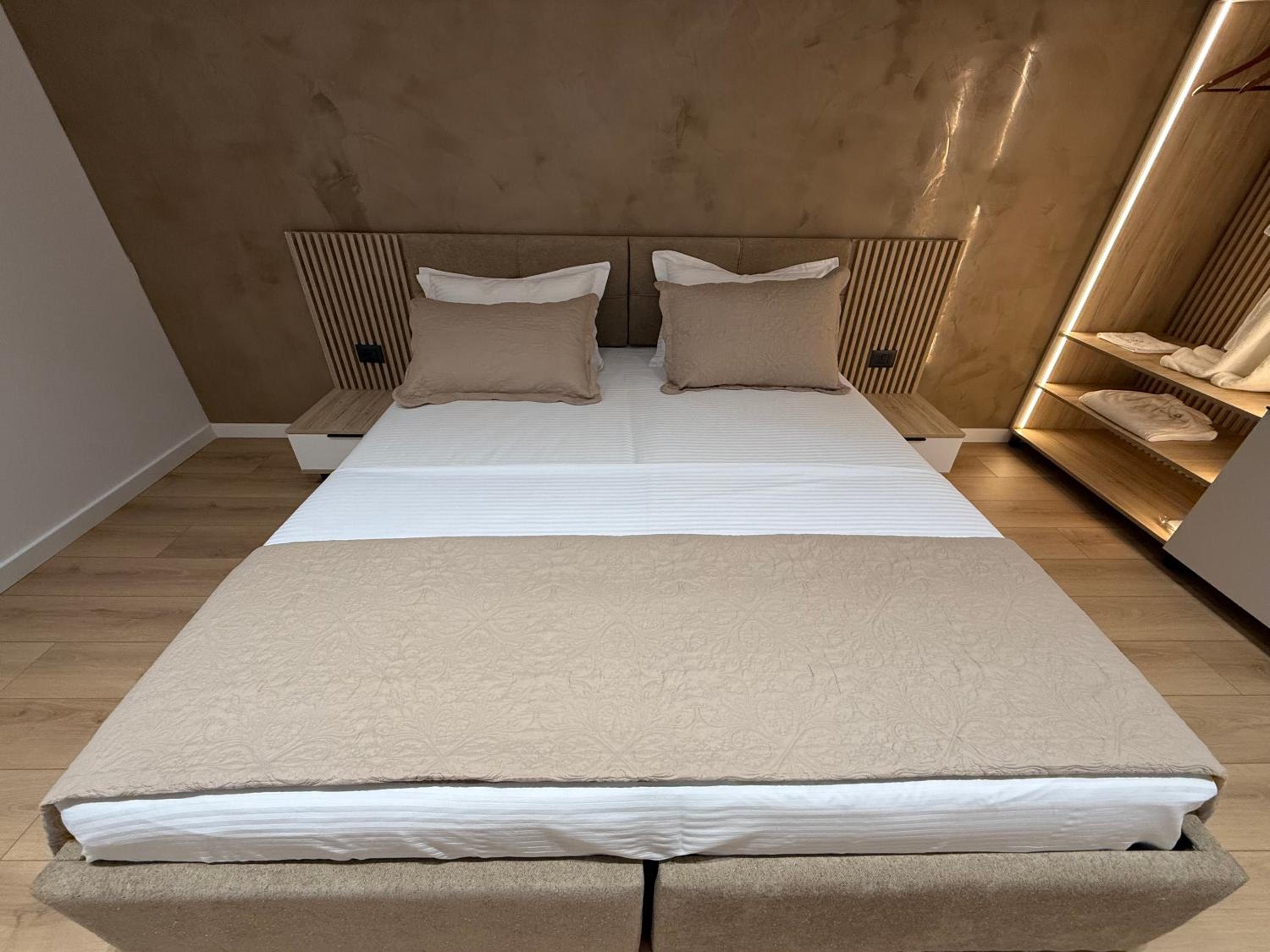 Double or Twin Room photo 2