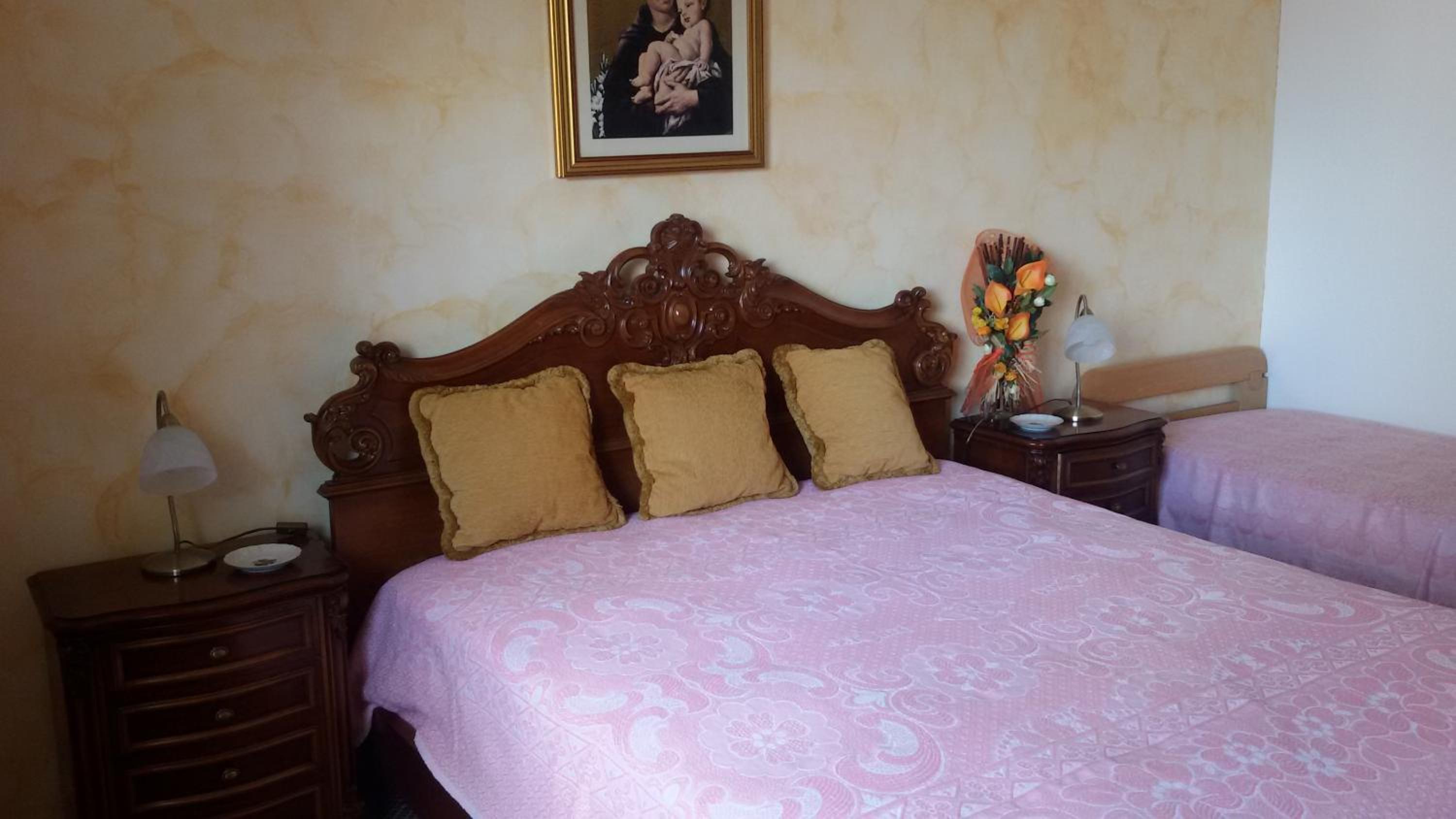Triple Room With Shared Bathroom photo 1
