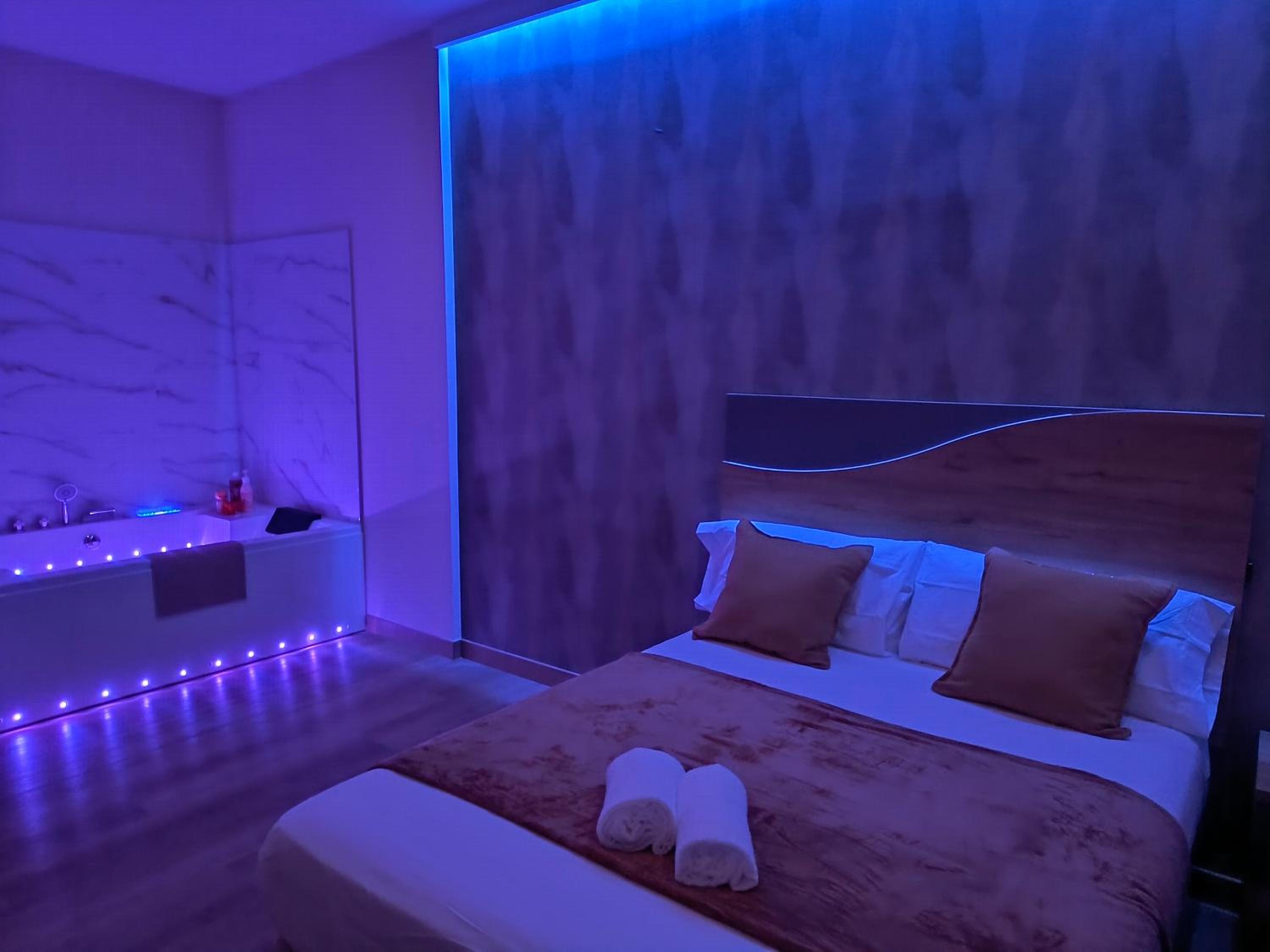Deluxe Suite with Spa Bath
