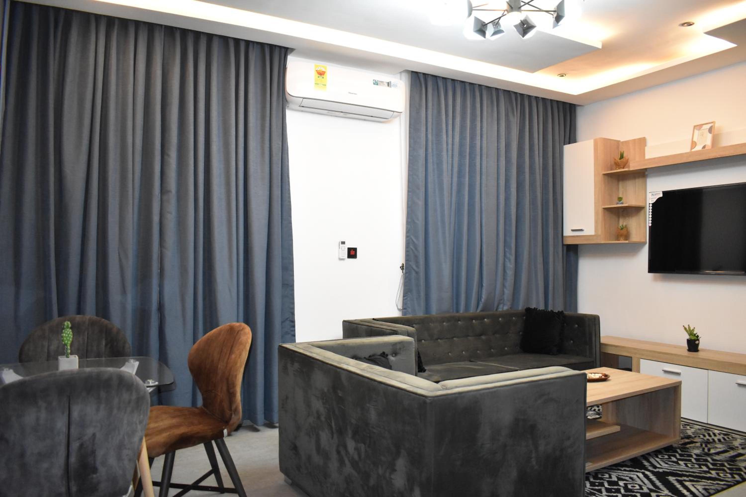 Two-Bedroom Deluxe Apartment with Balcony photo 1